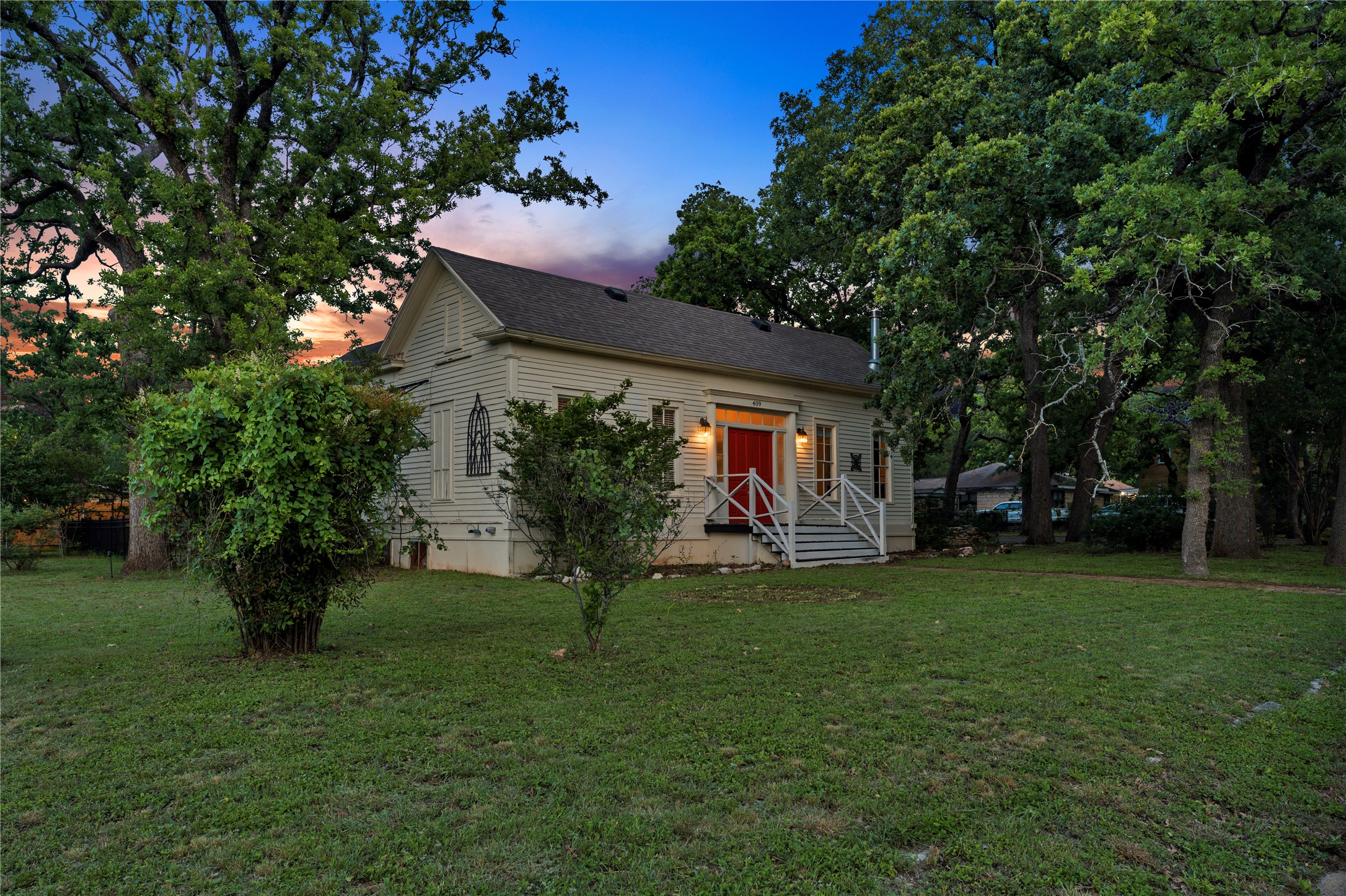 main property photo 3