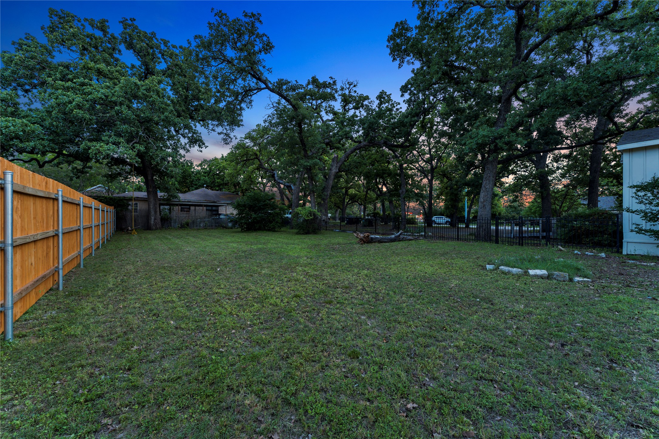 main property photo 32