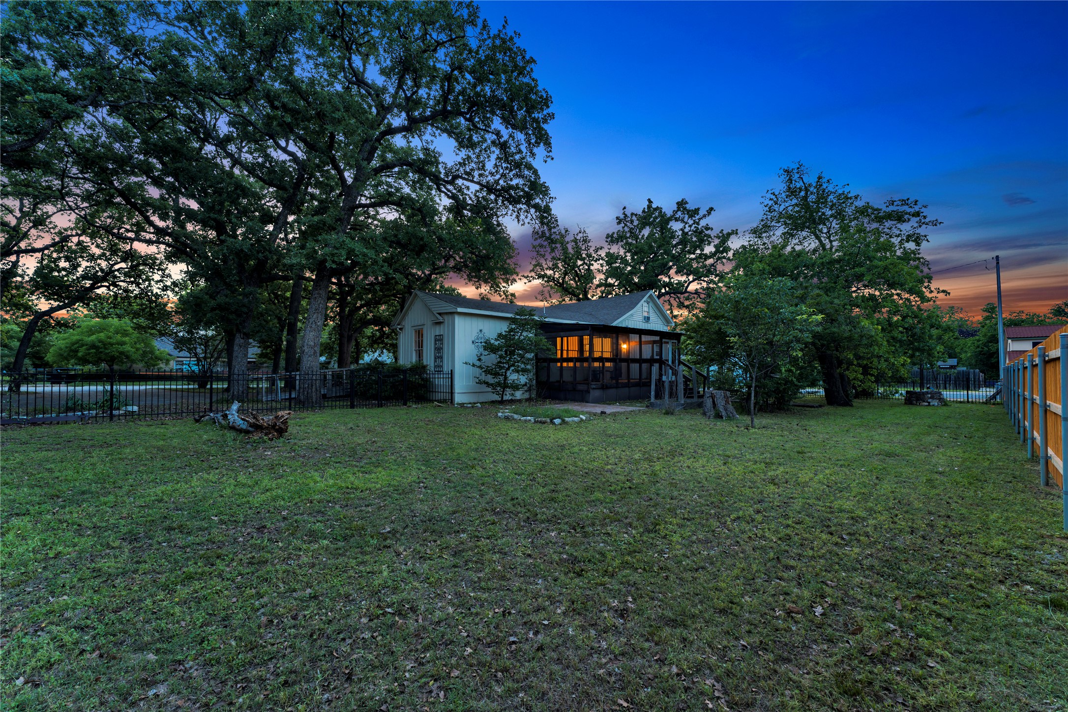 main property photo 33