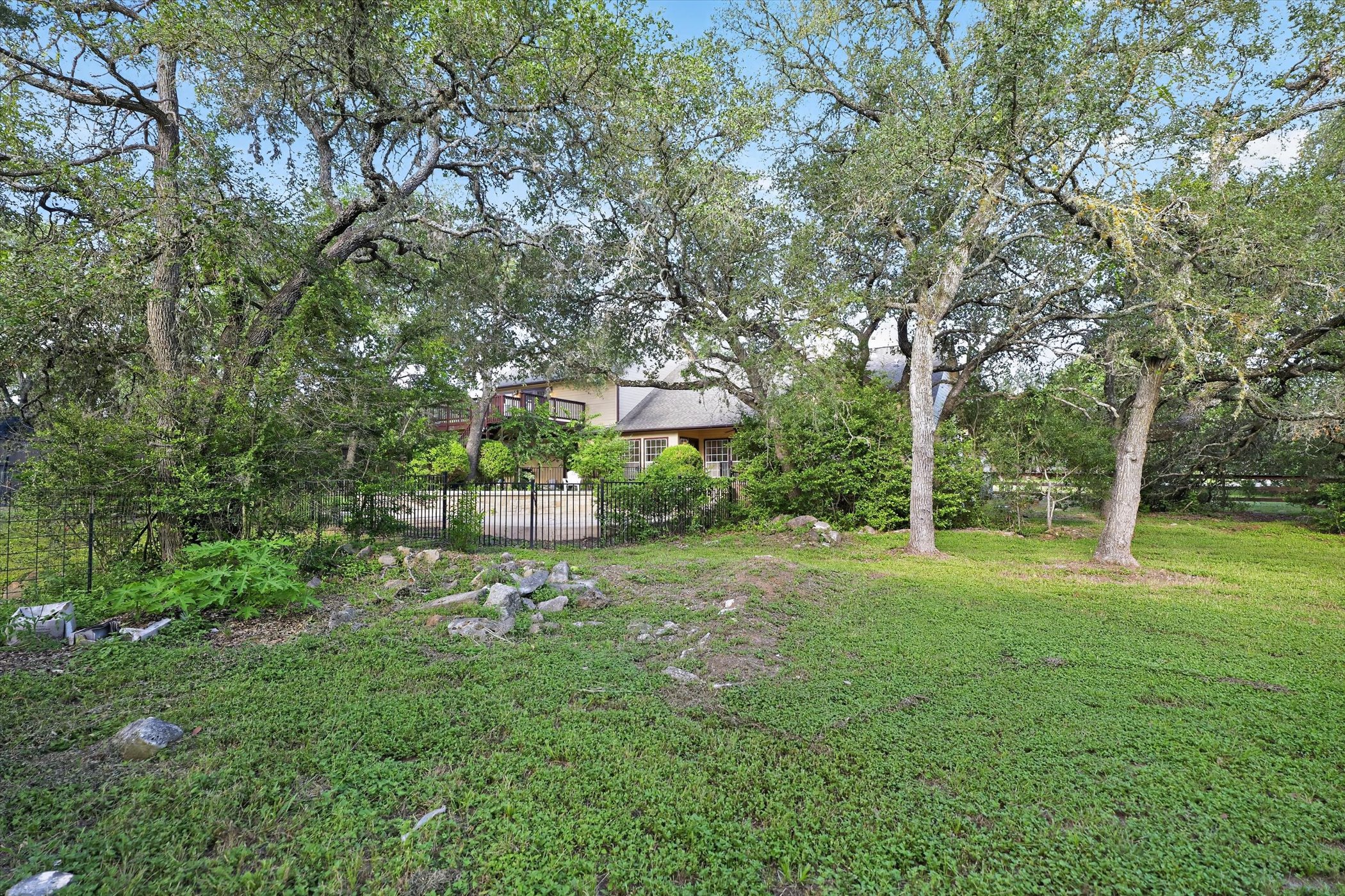 main property photo 34
