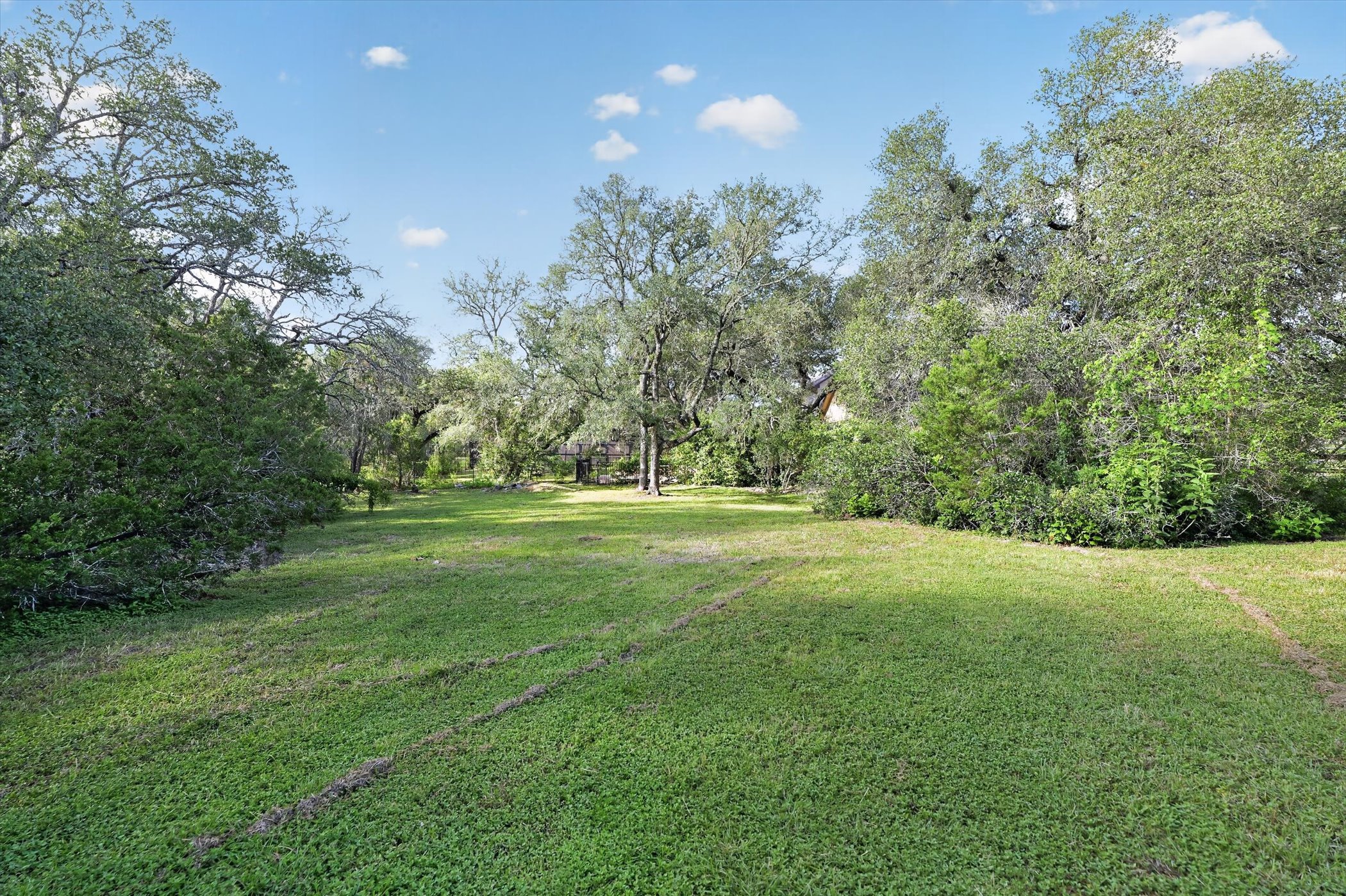 main property photo 36