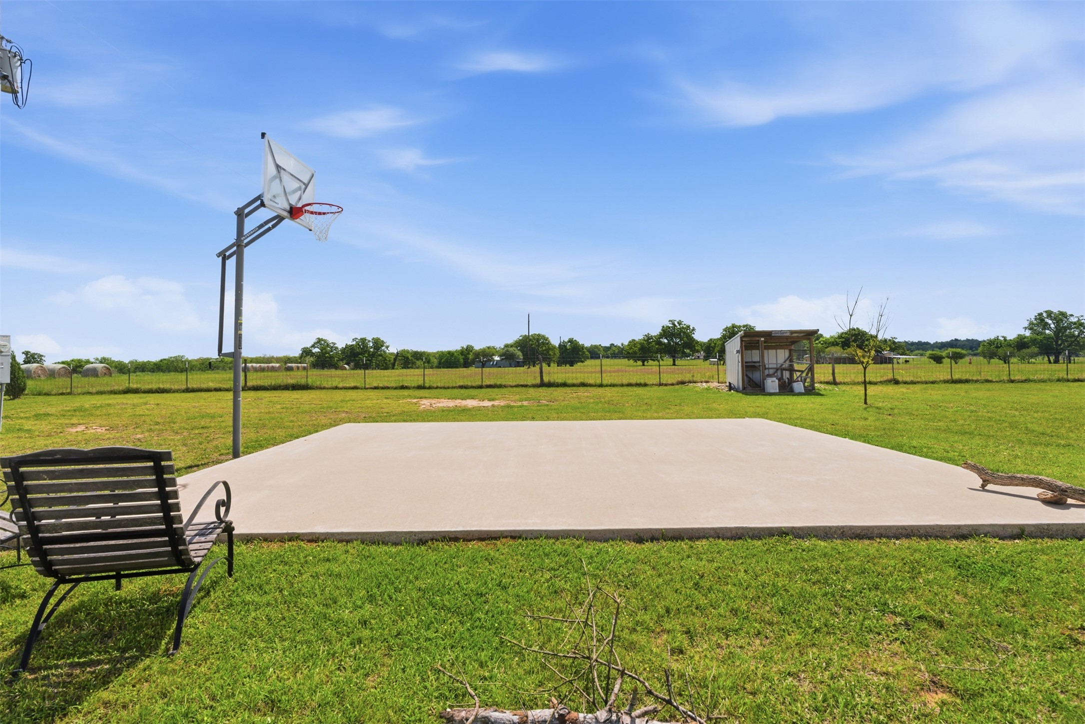 main property photo 28