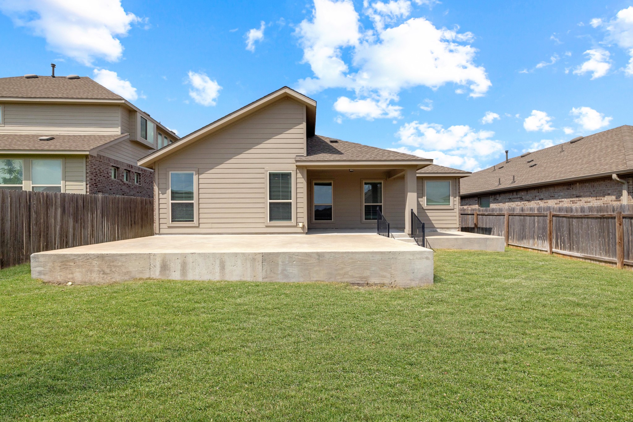 main property photo 27