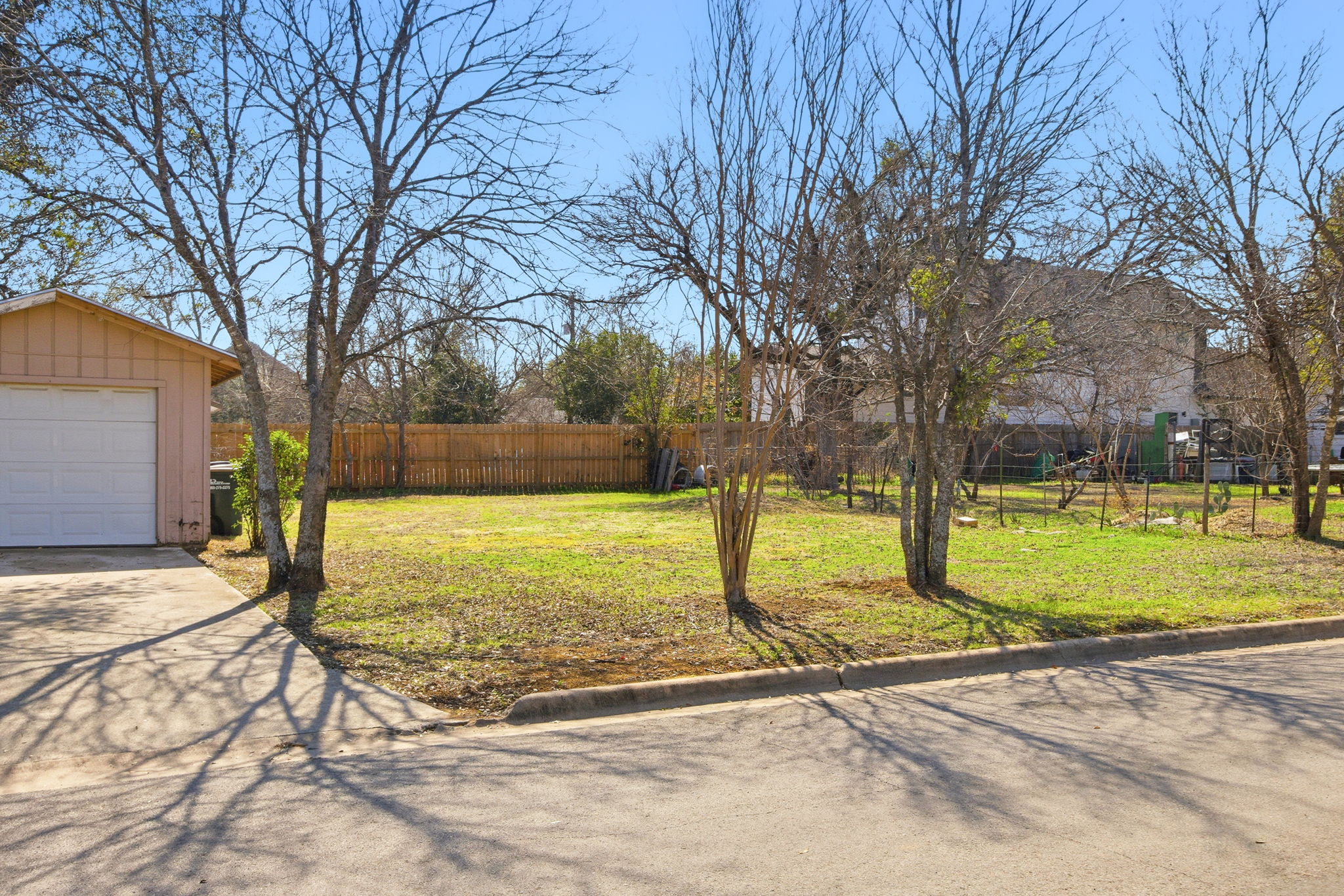 main property photo 30
