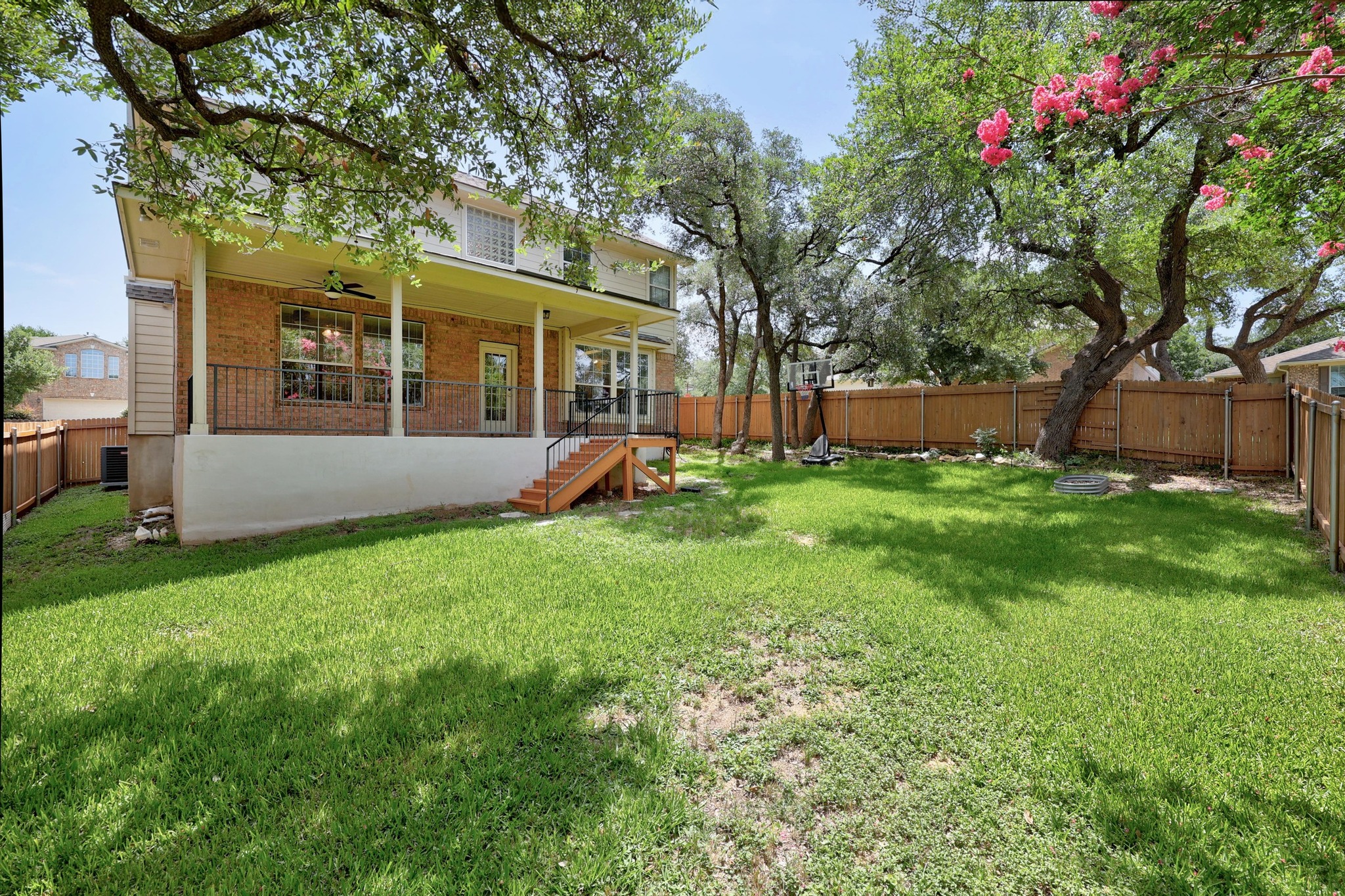 main property photo 28