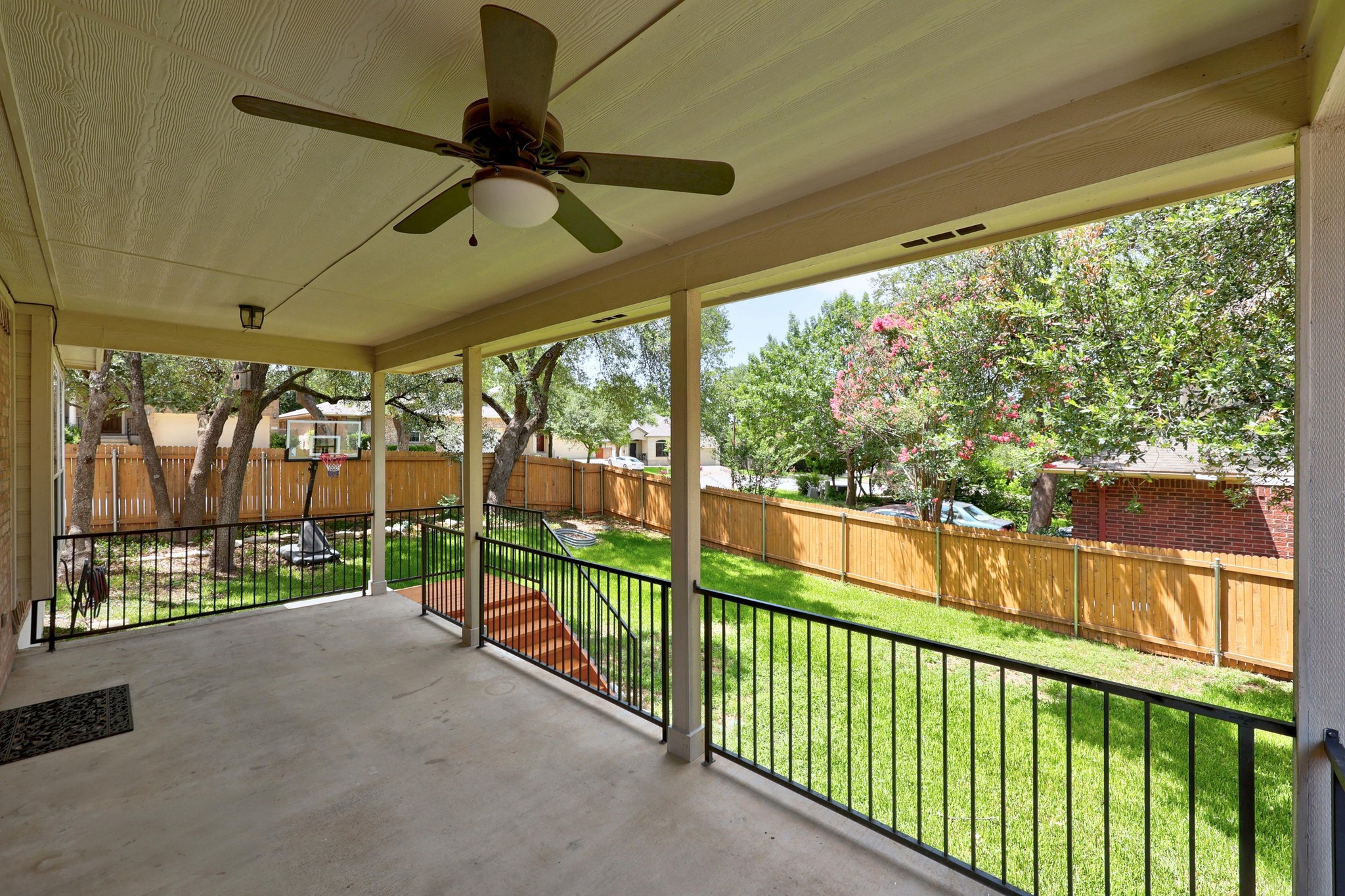 main property photo 29