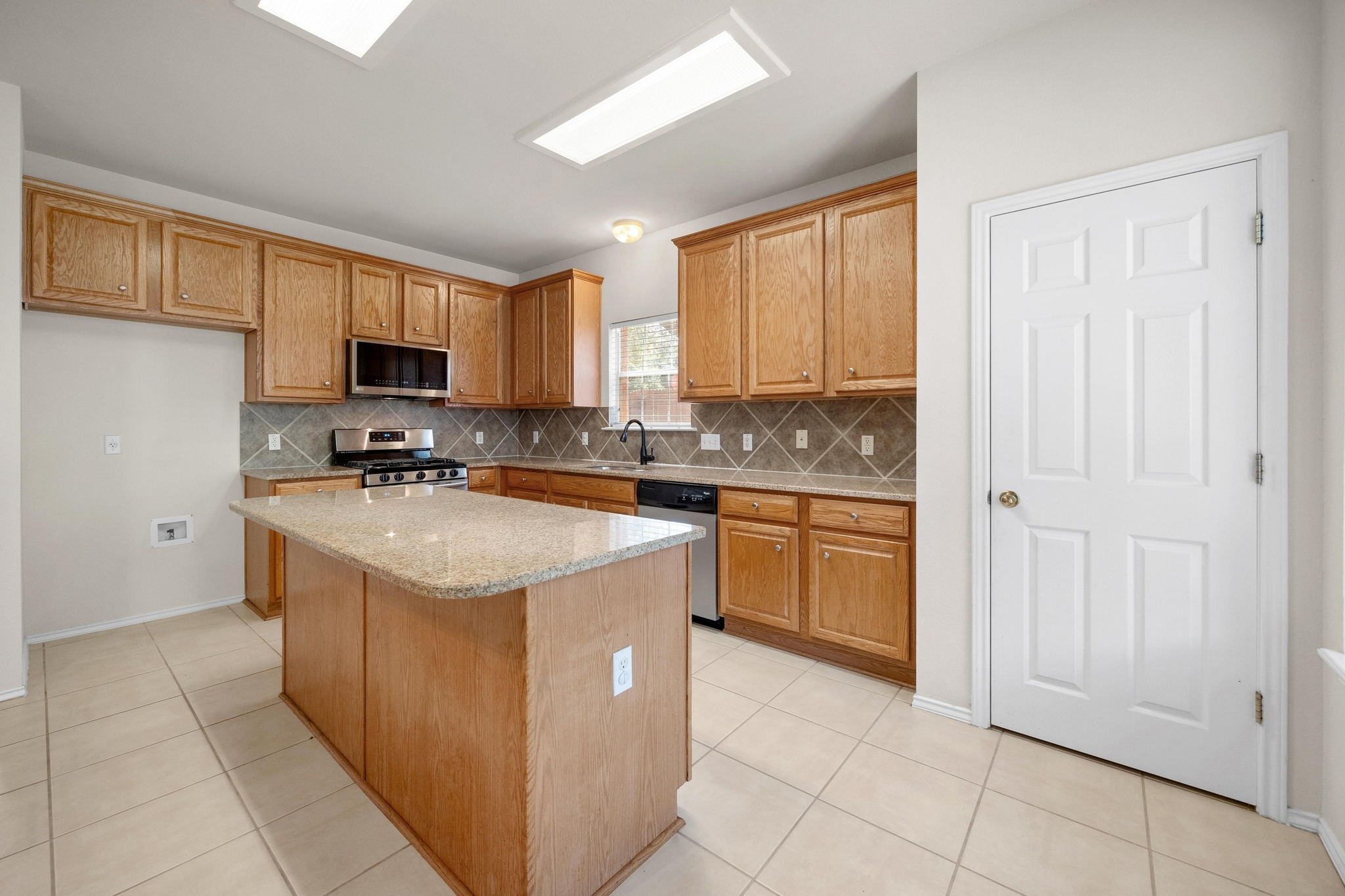 main property photo 7