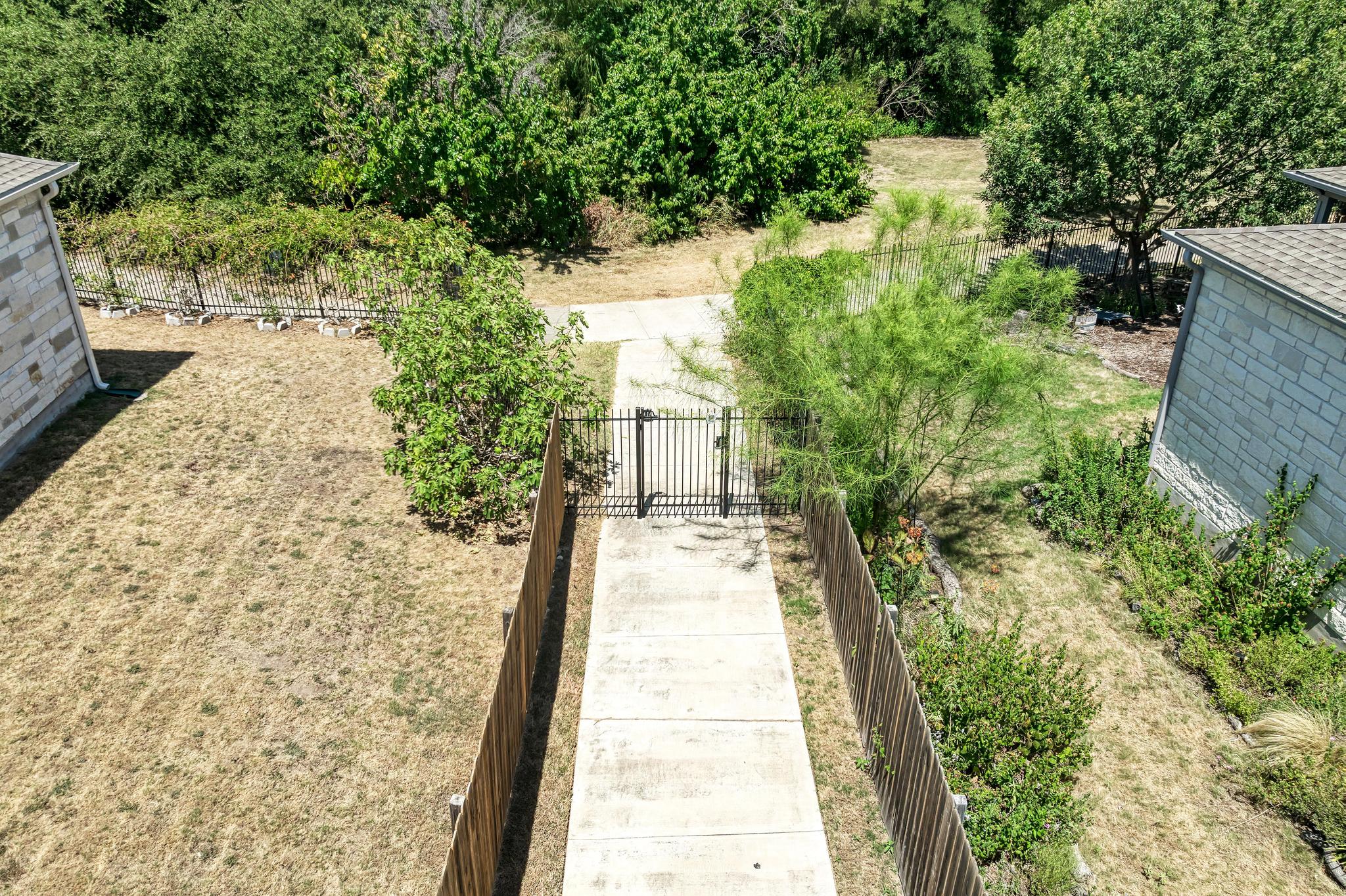 main property photo 35