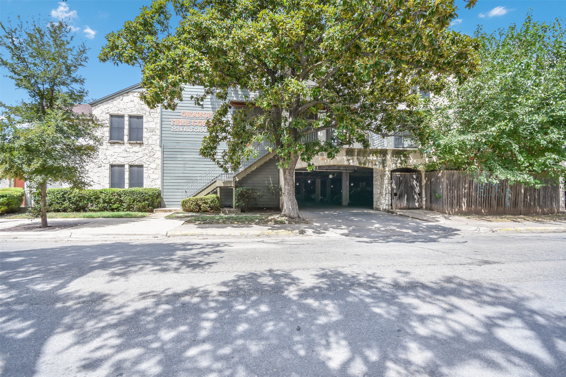 main property photo 28
