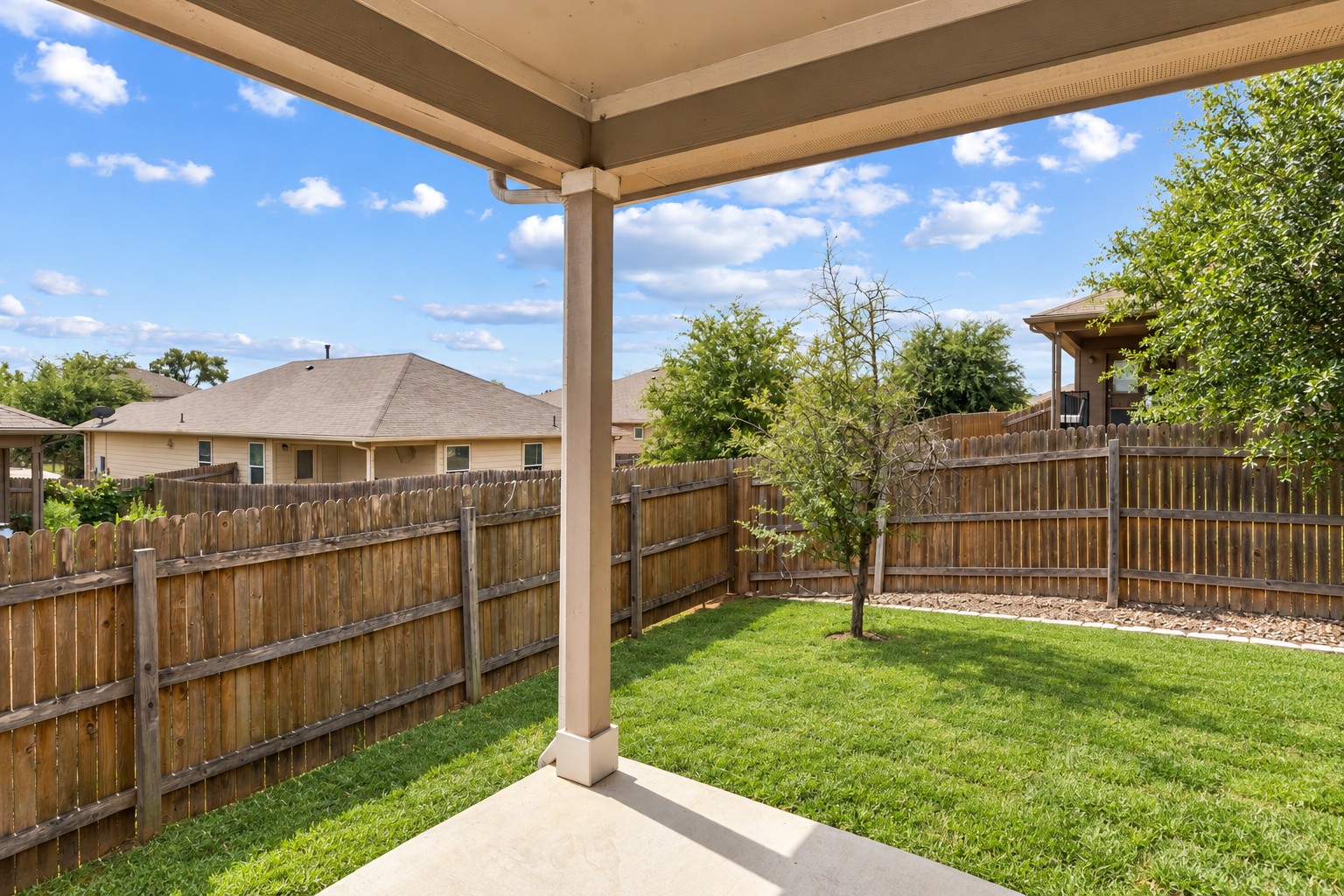 main property photo 28