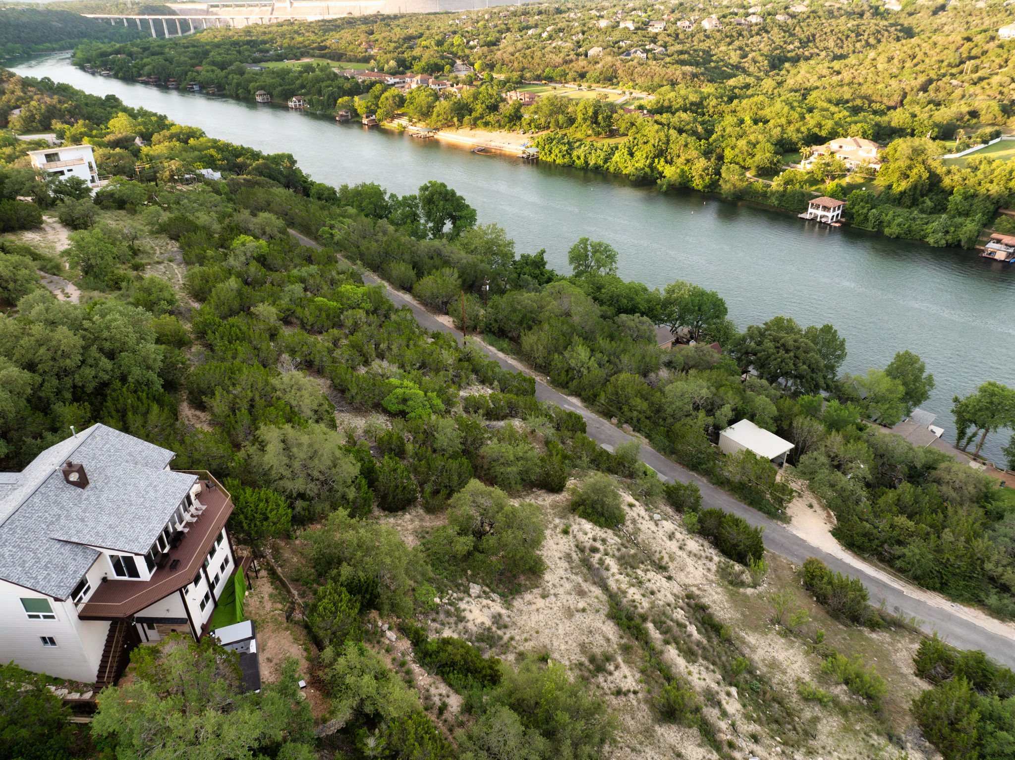 main property photo 16