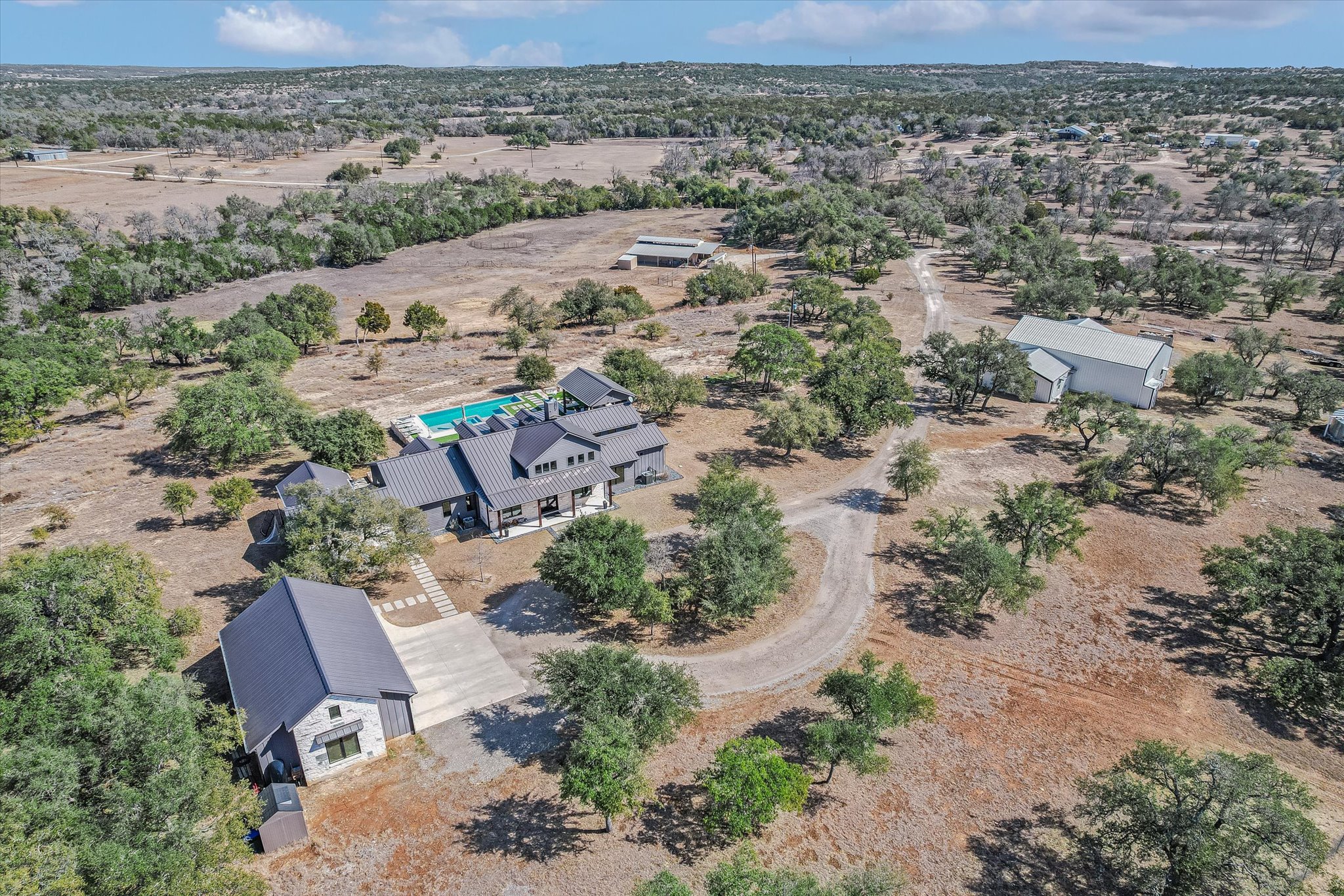 main property photo 35