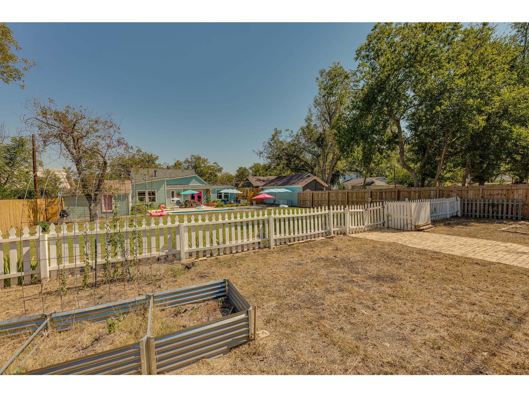 main property photo 38