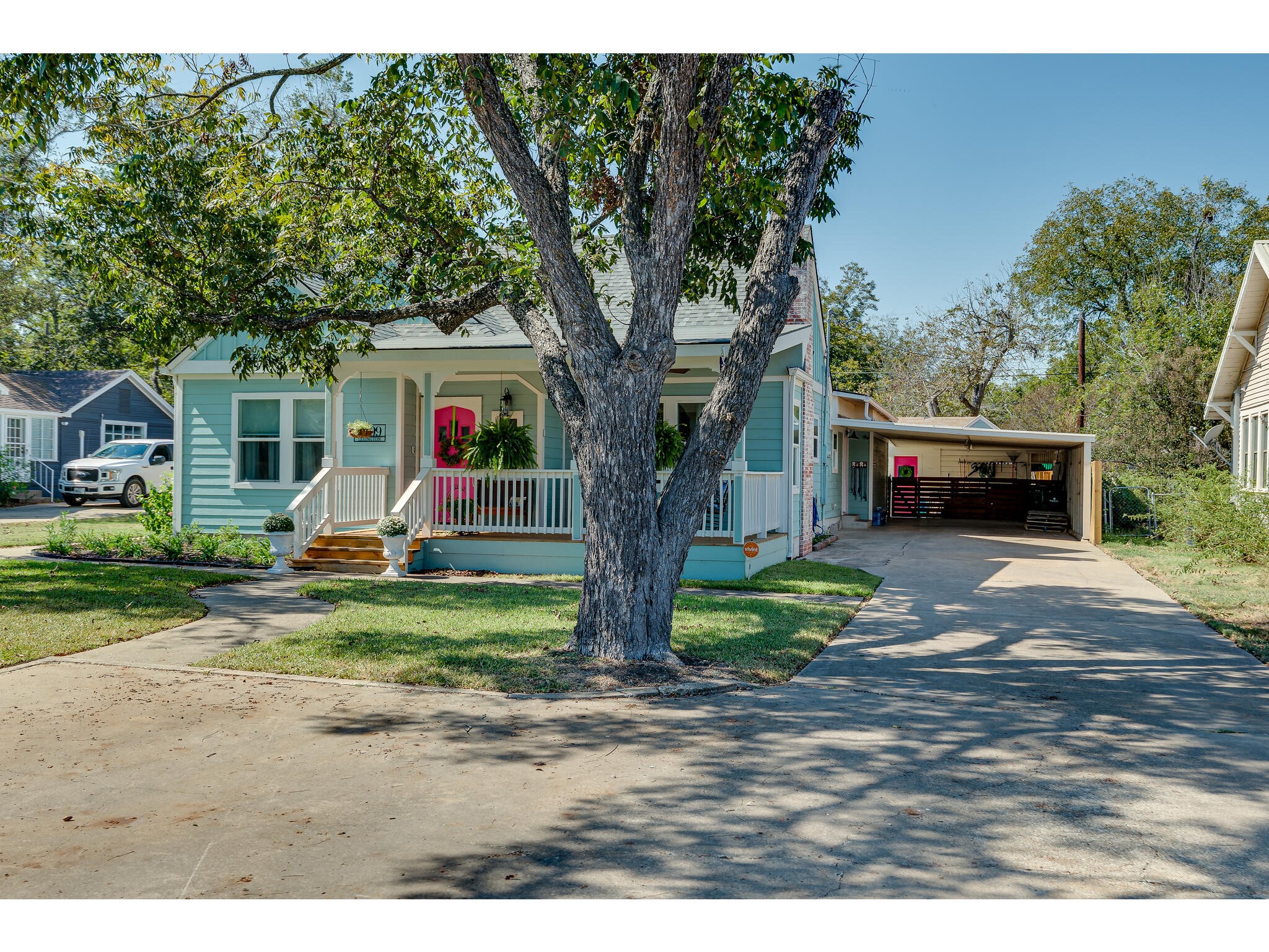 main property photo 39