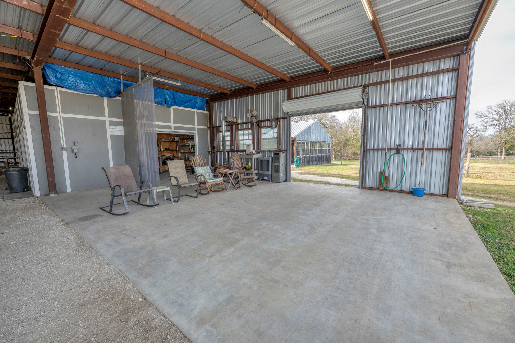 main property photo 25