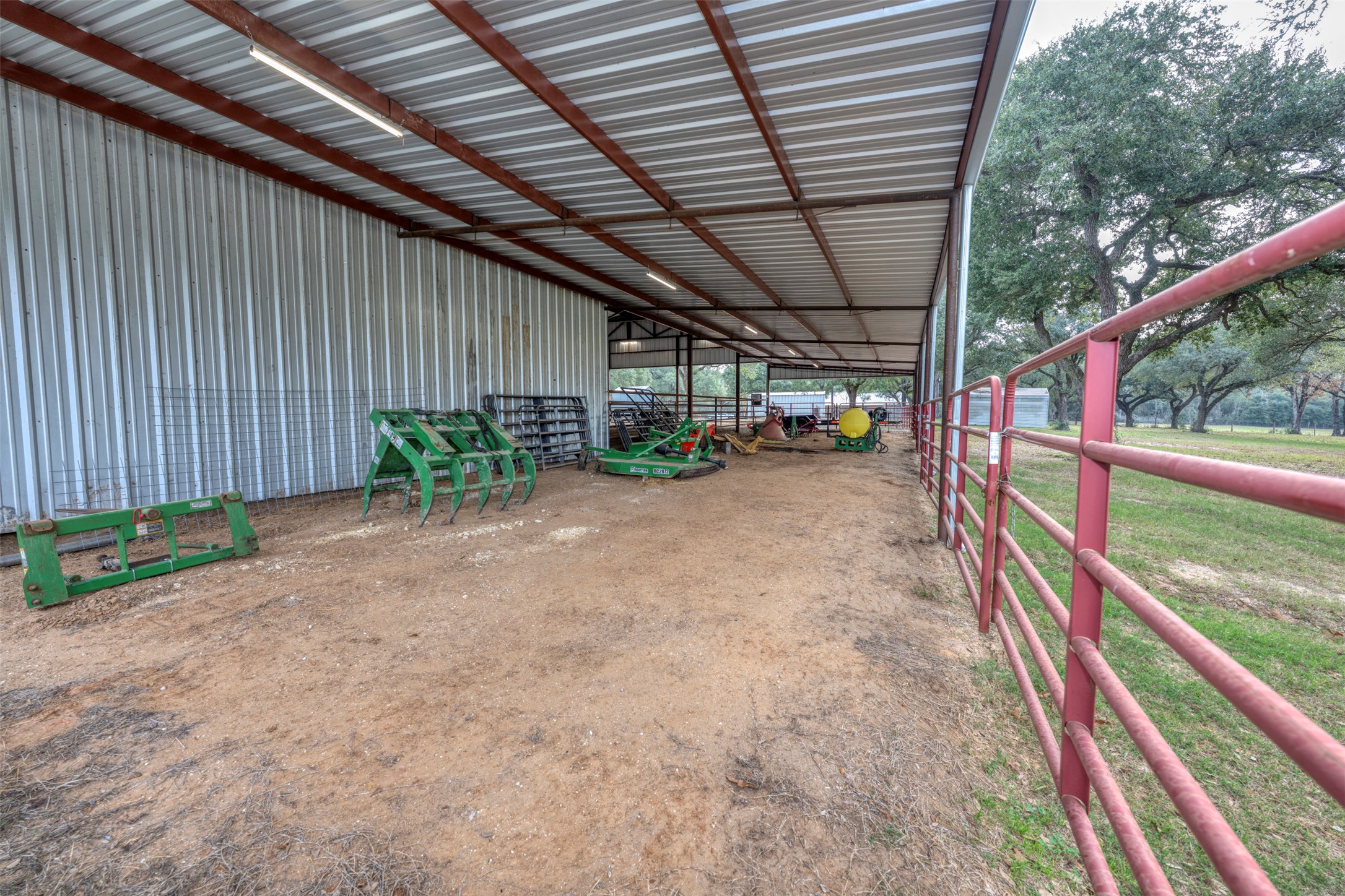 main property photo 29