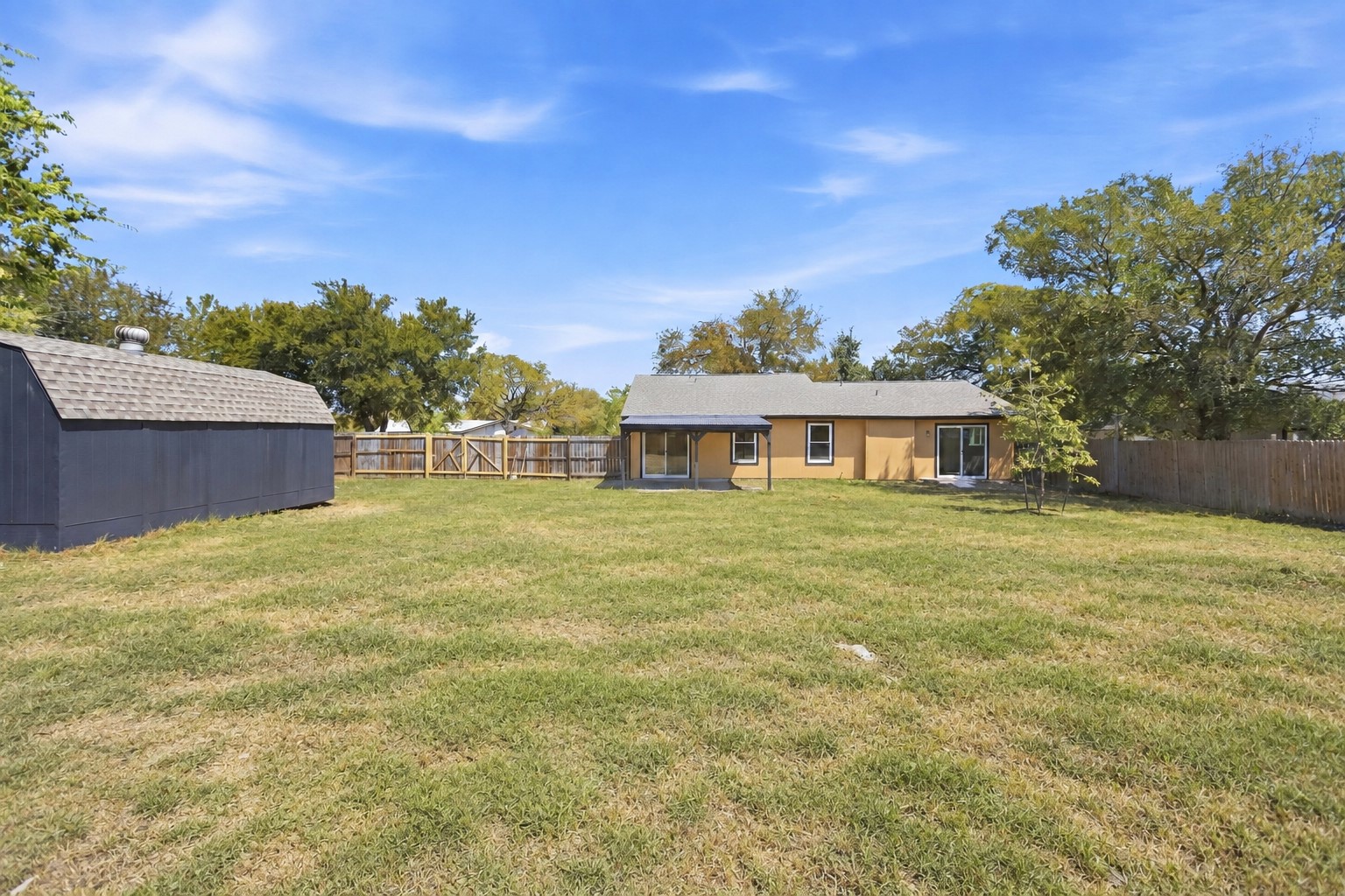 main property photo 32