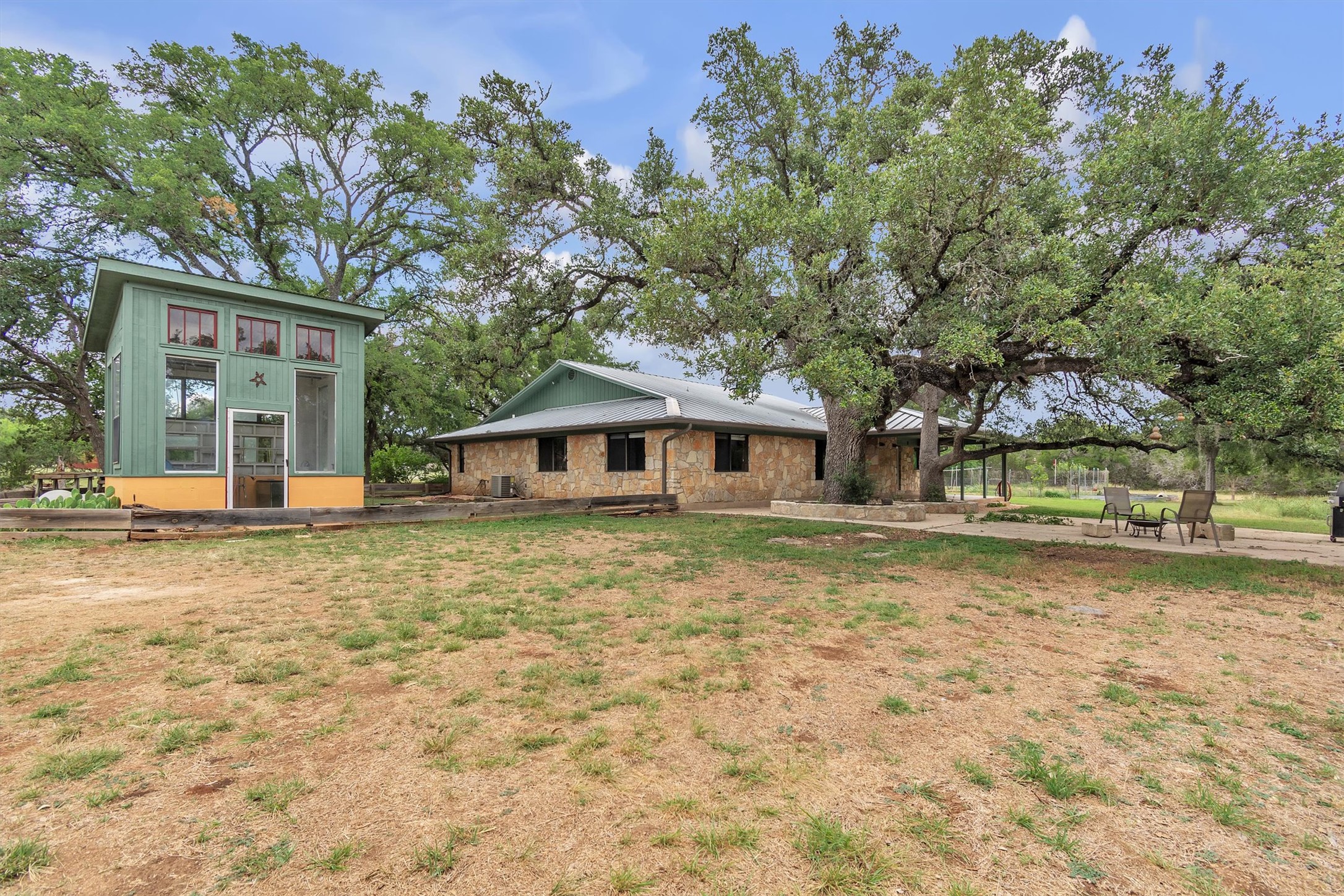 main property photo 27