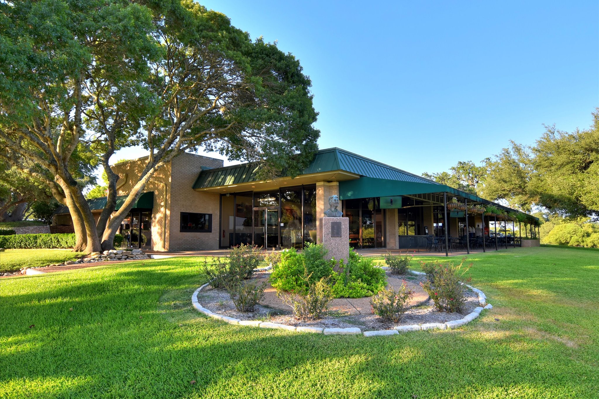 main property photo 18