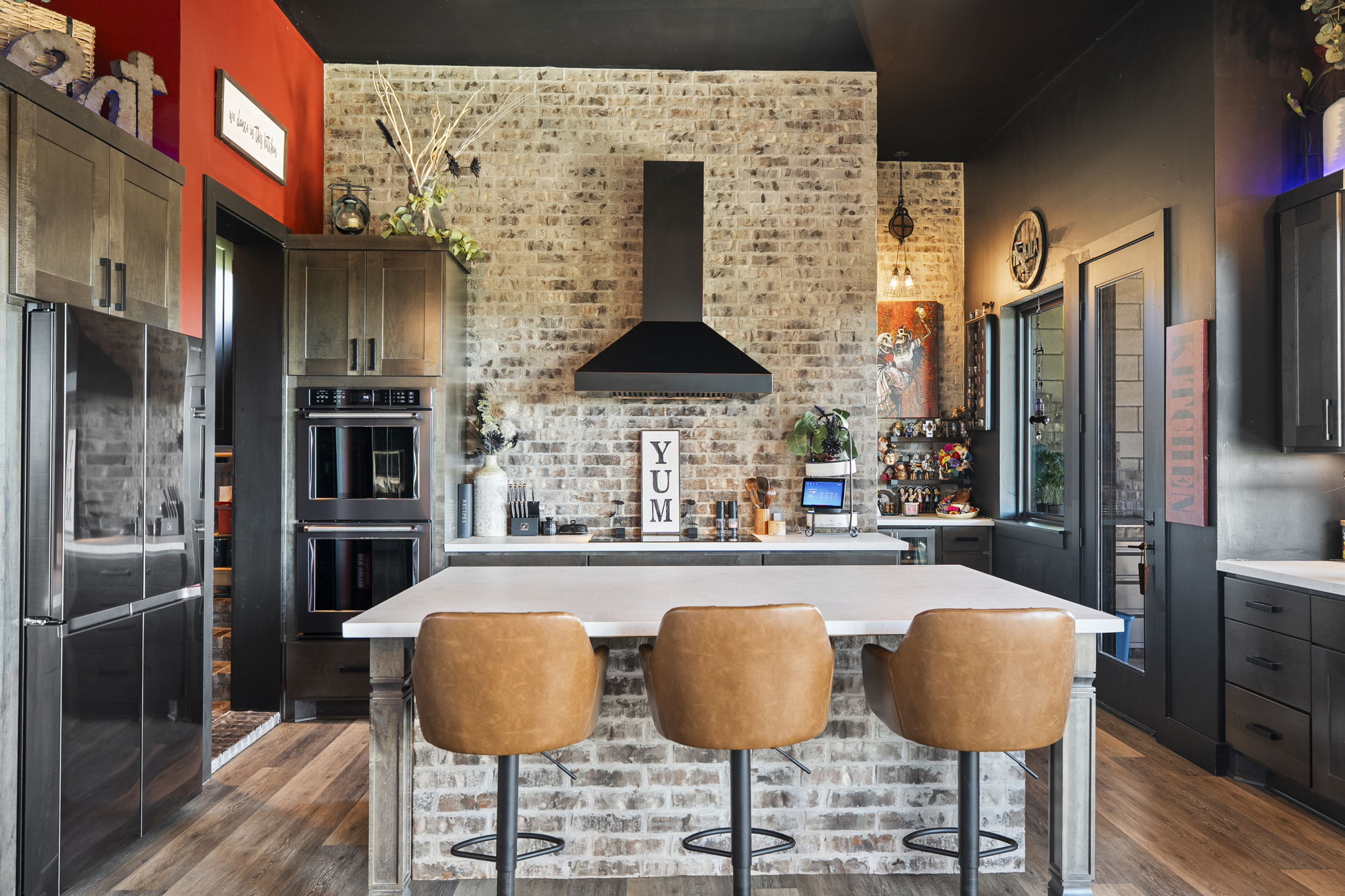 main property photo 32