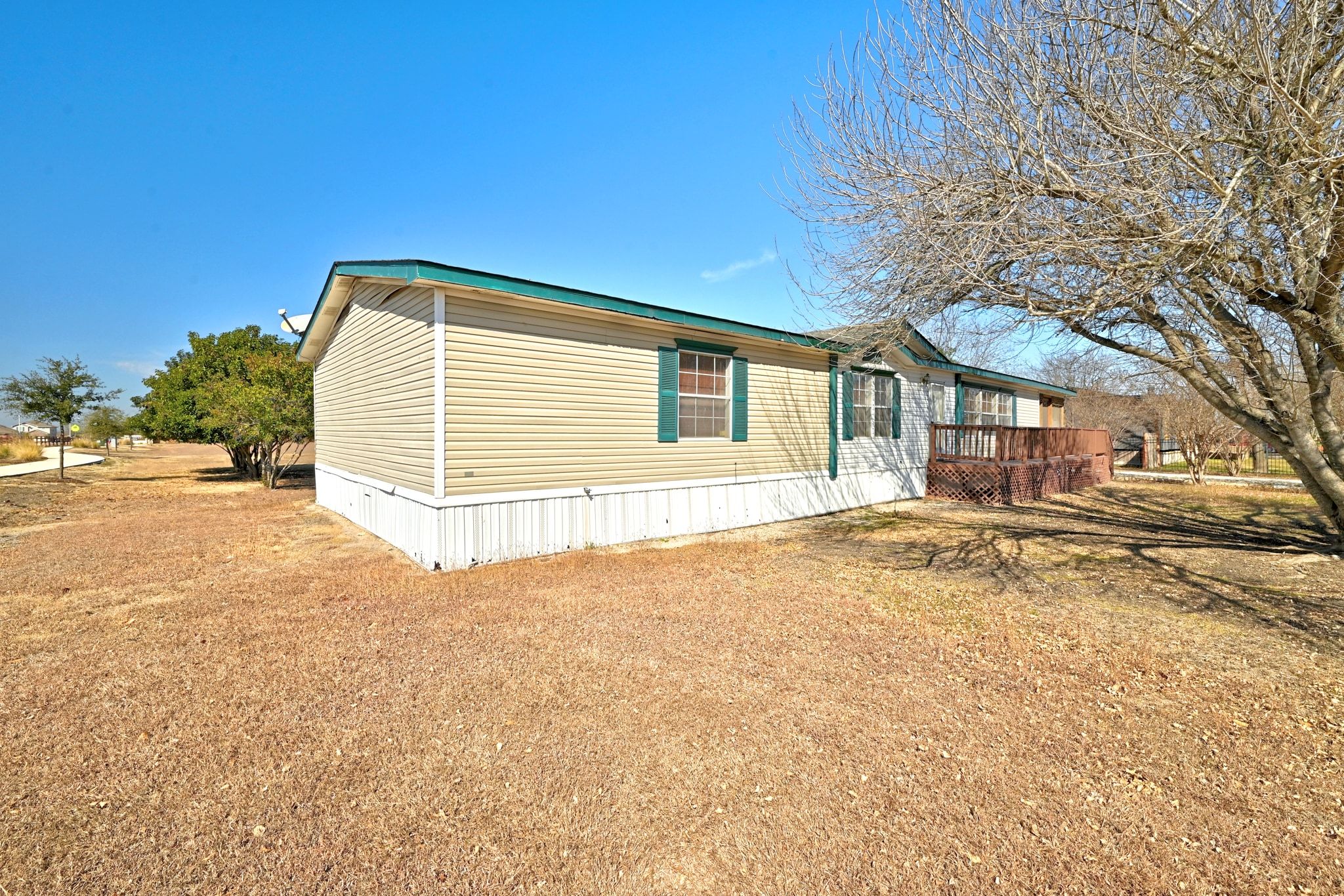 main property photo 9