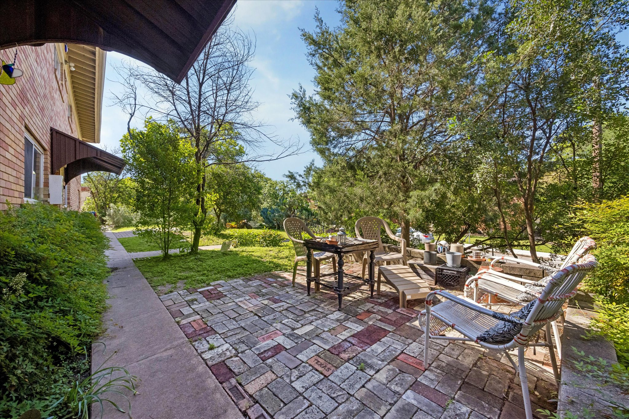main property photo 9