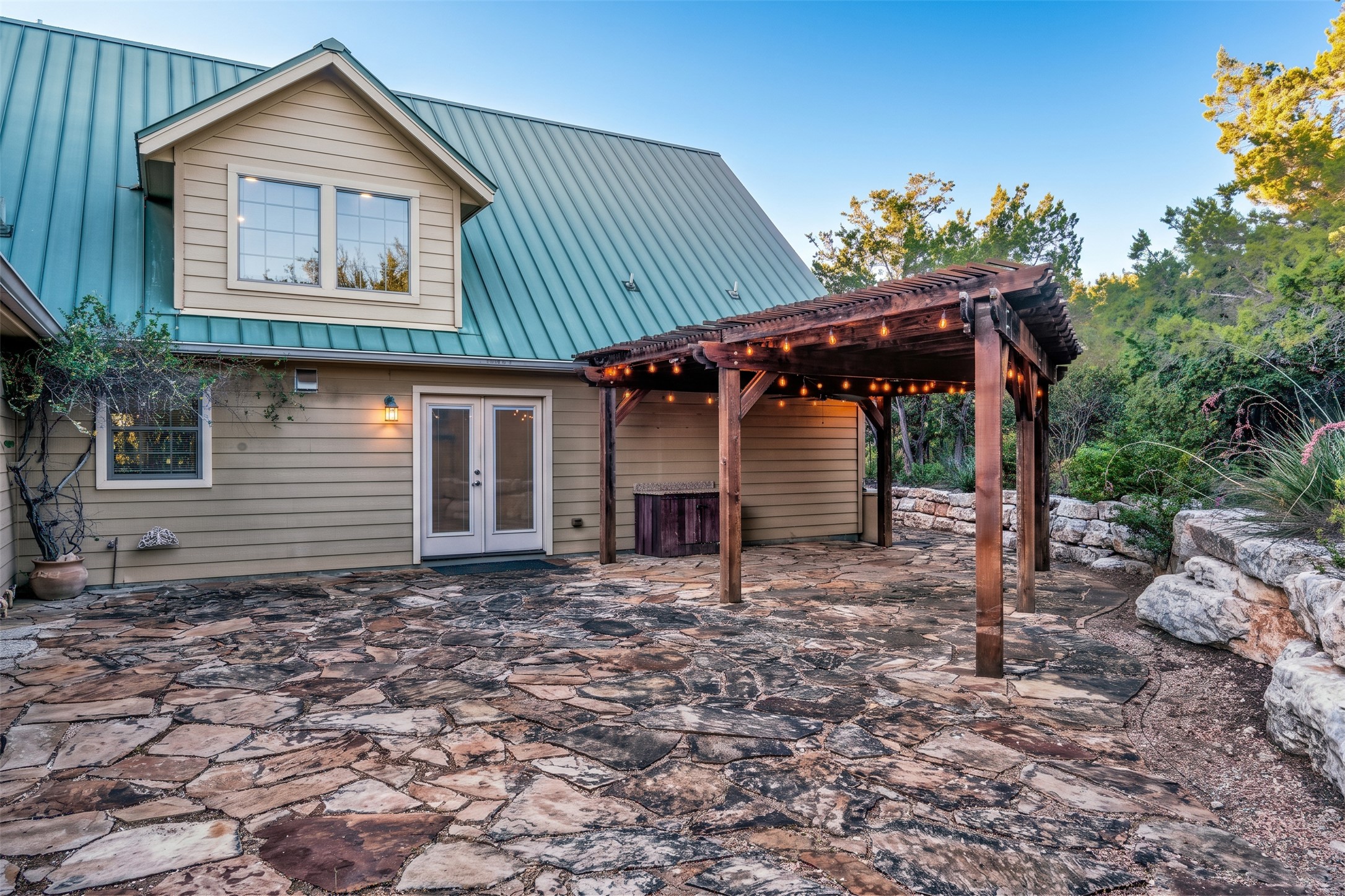 main property photo 24