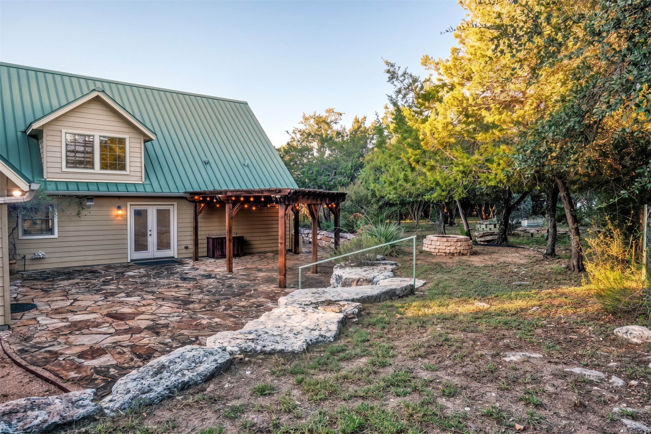 main property photo 27