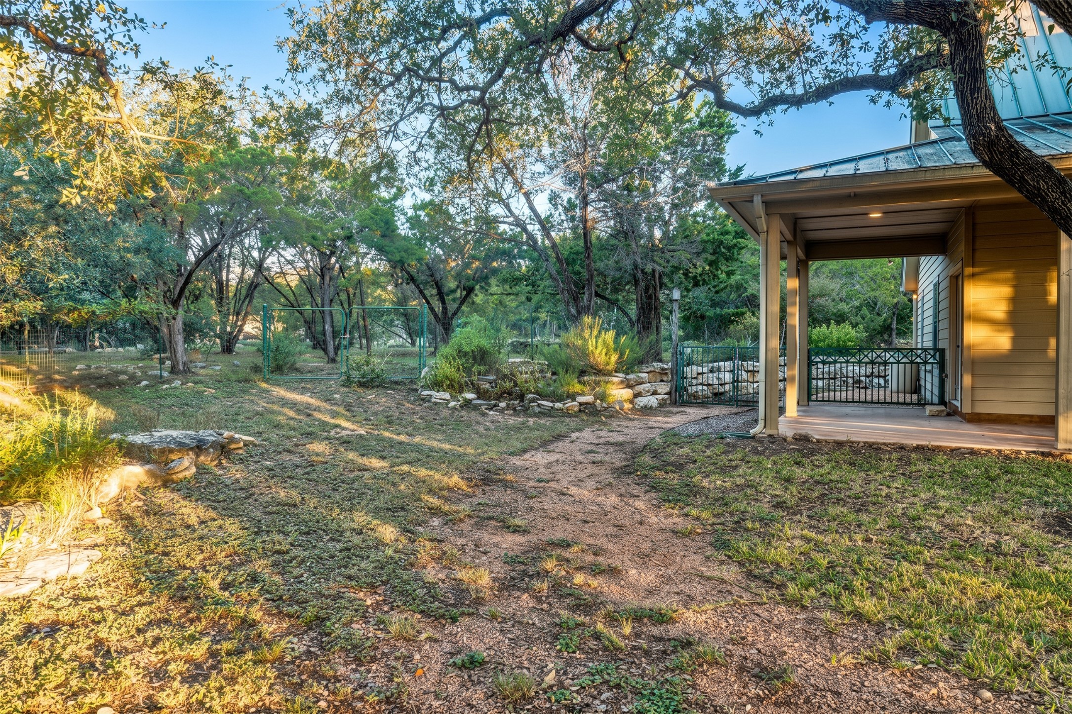 main property photo 30
