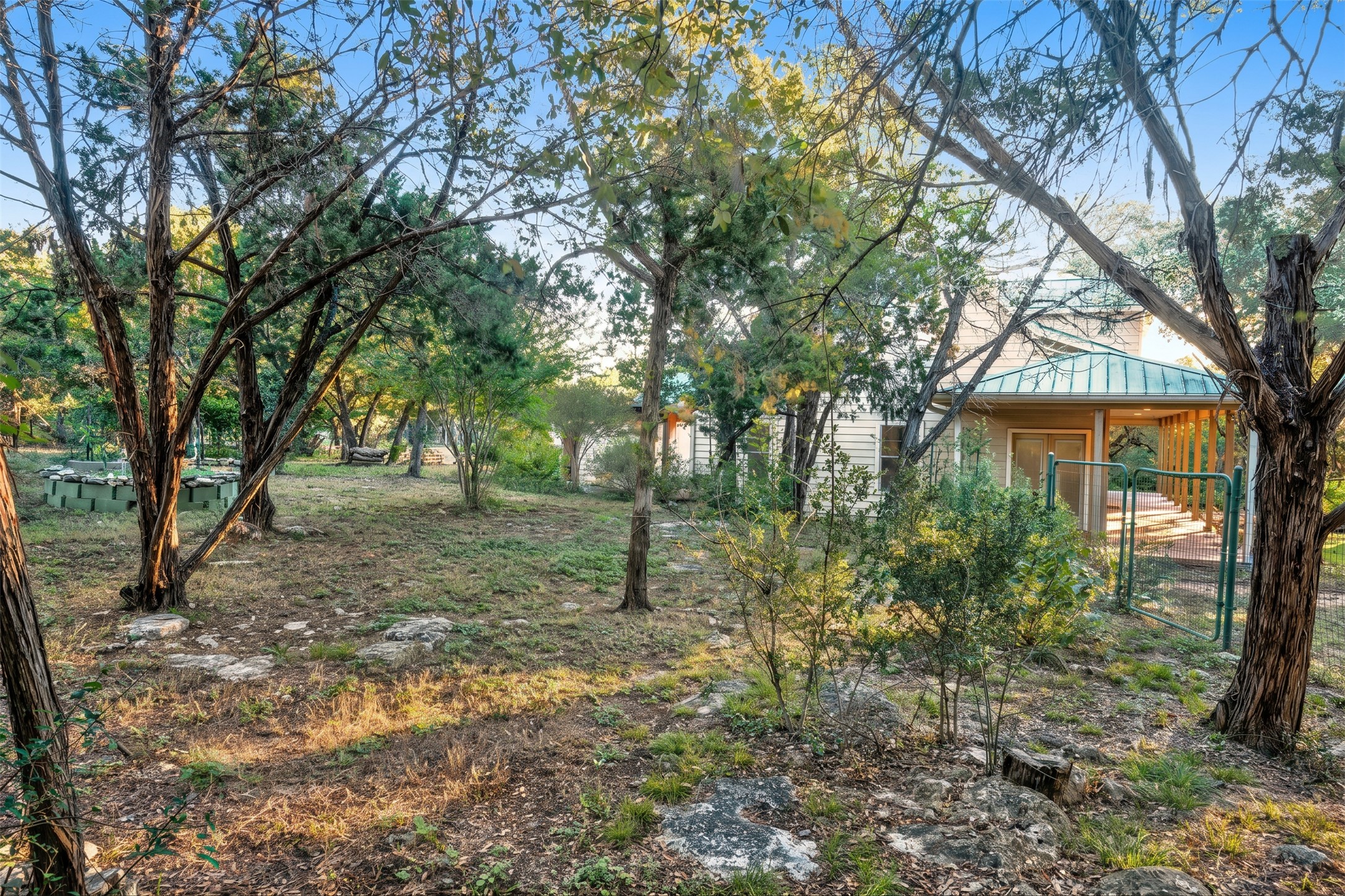 main property photo 31