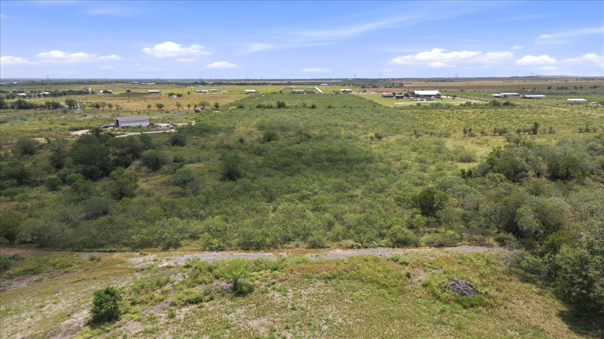 main property photo 11