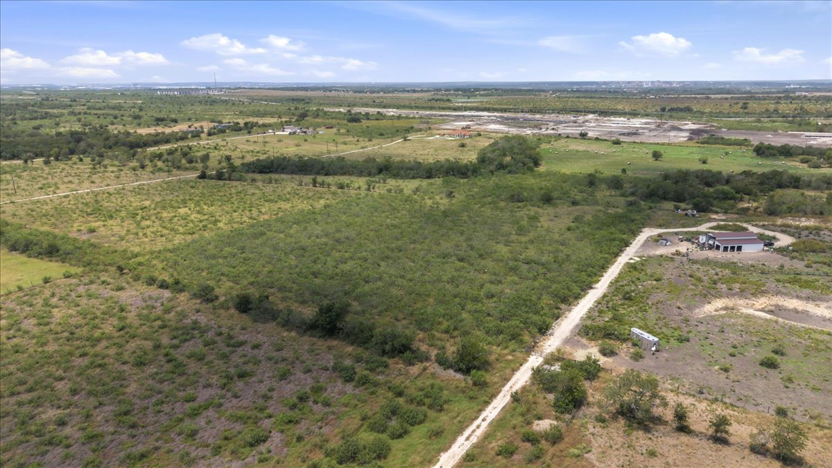 main property photo 6