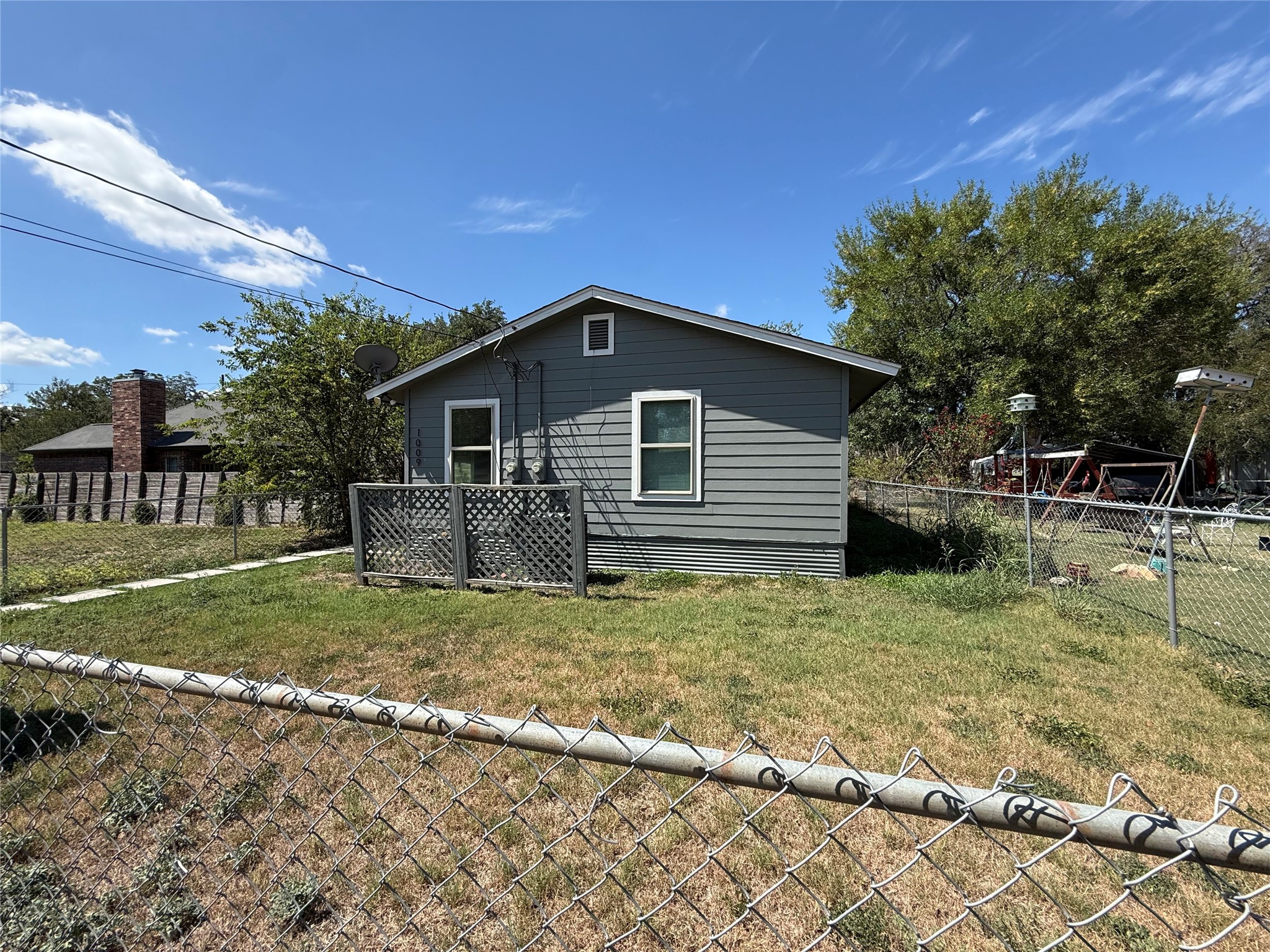 main property photo 9