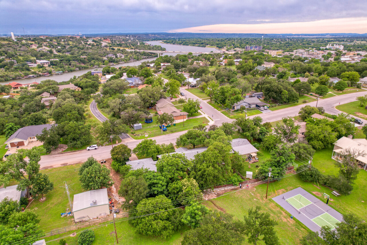 main property photo 29