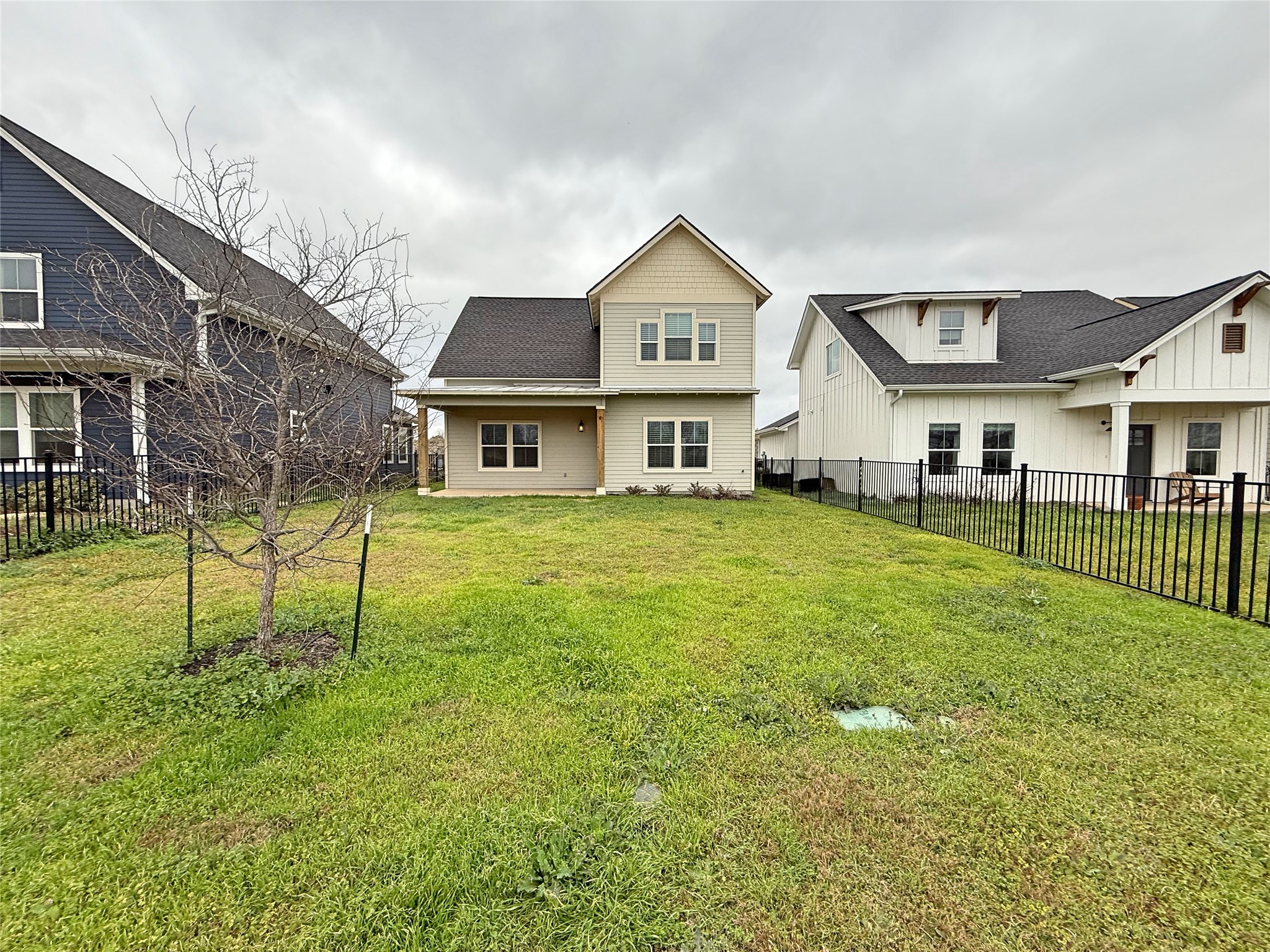 main property photo 28