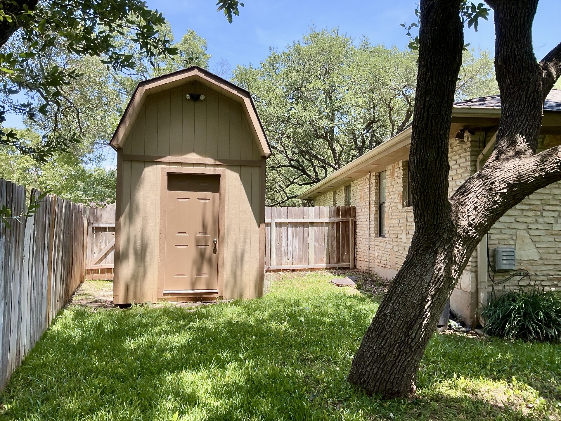 main property photo 25