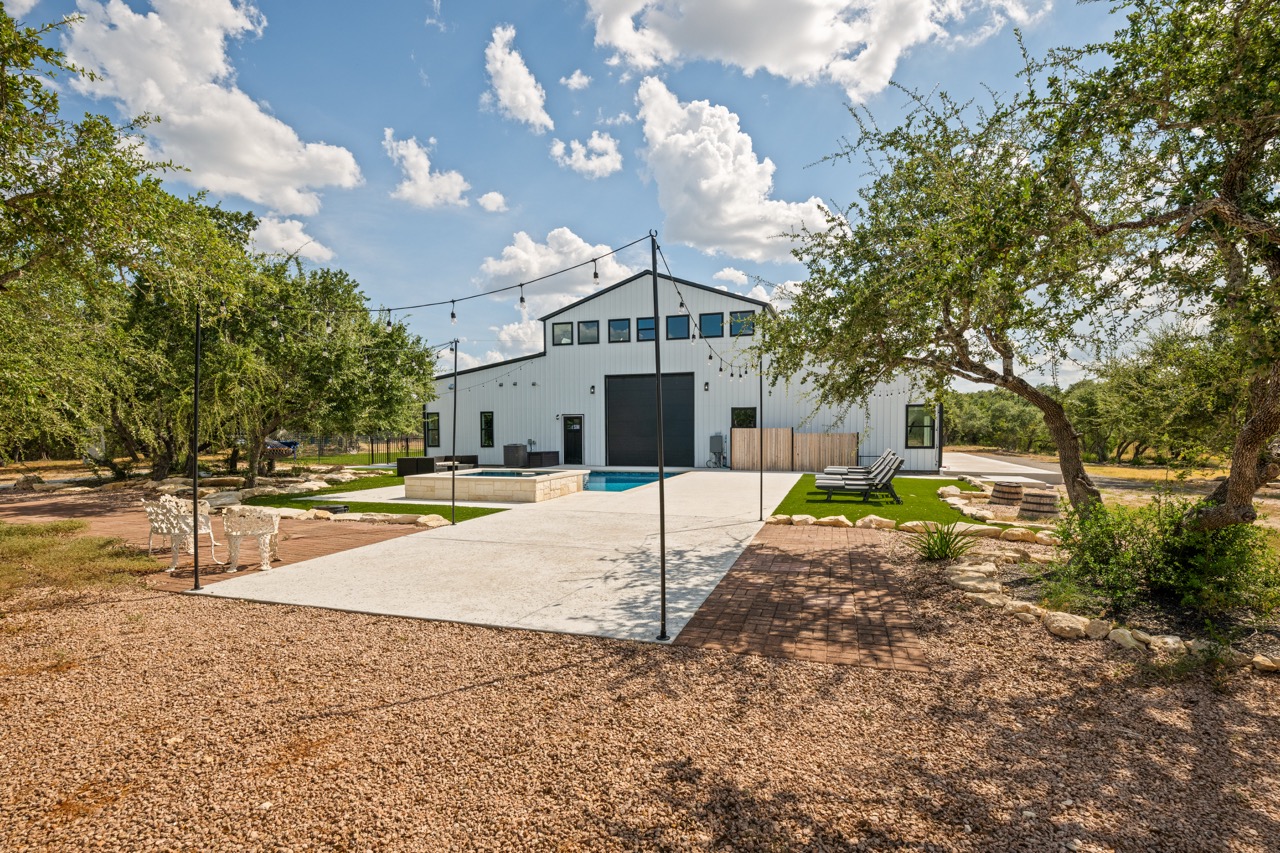 main property photo 37