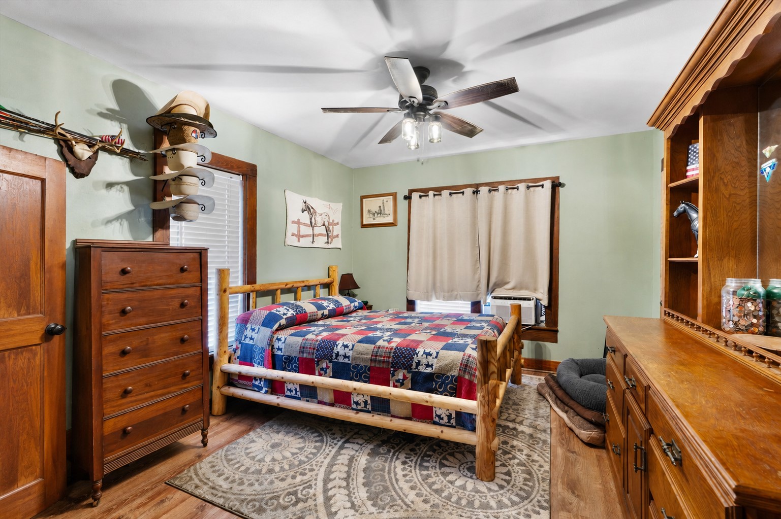 main property photo 23