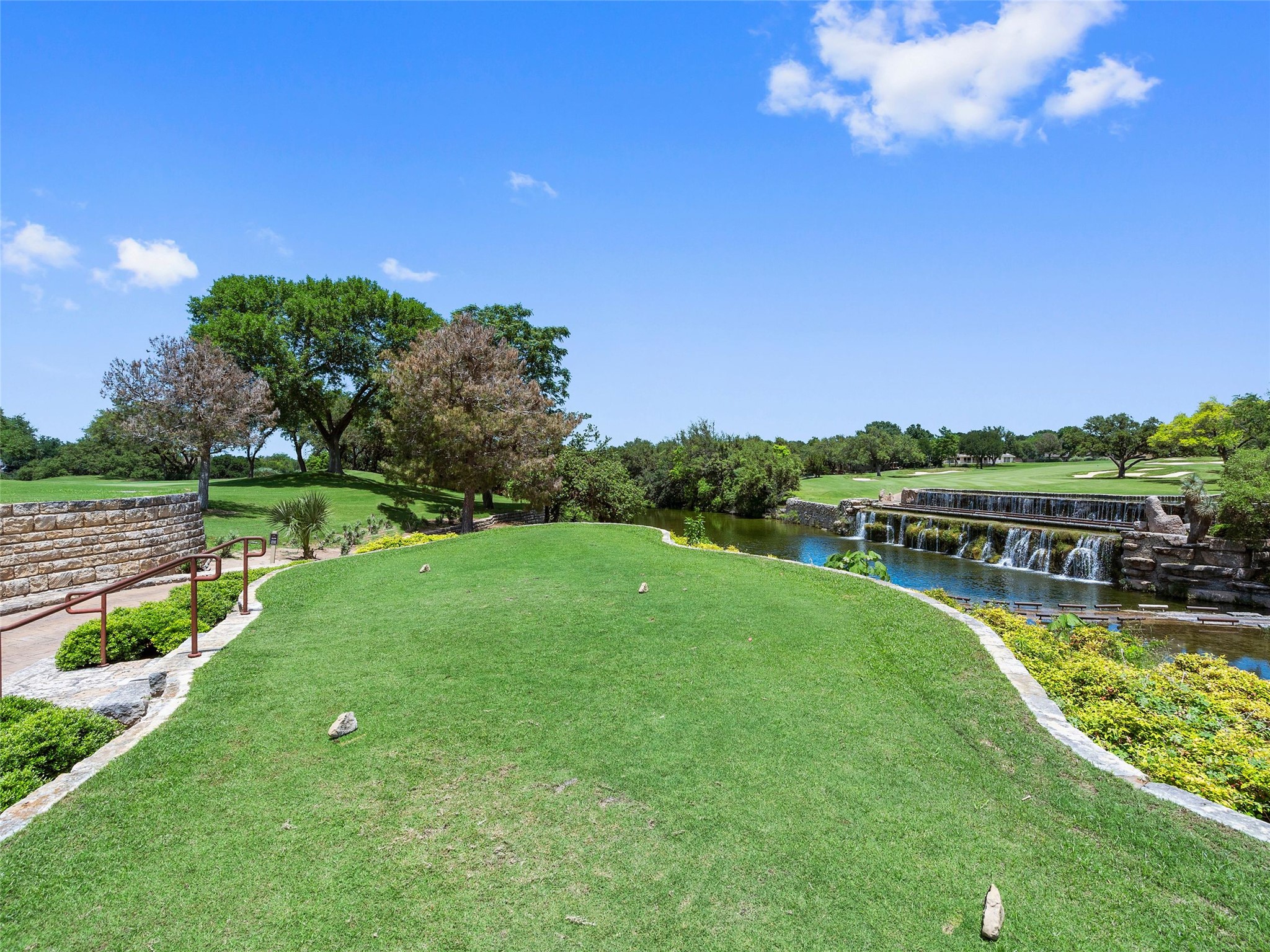 main property photo 29