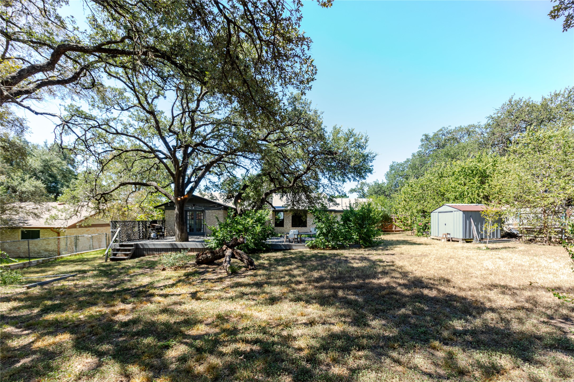 main property photo 20