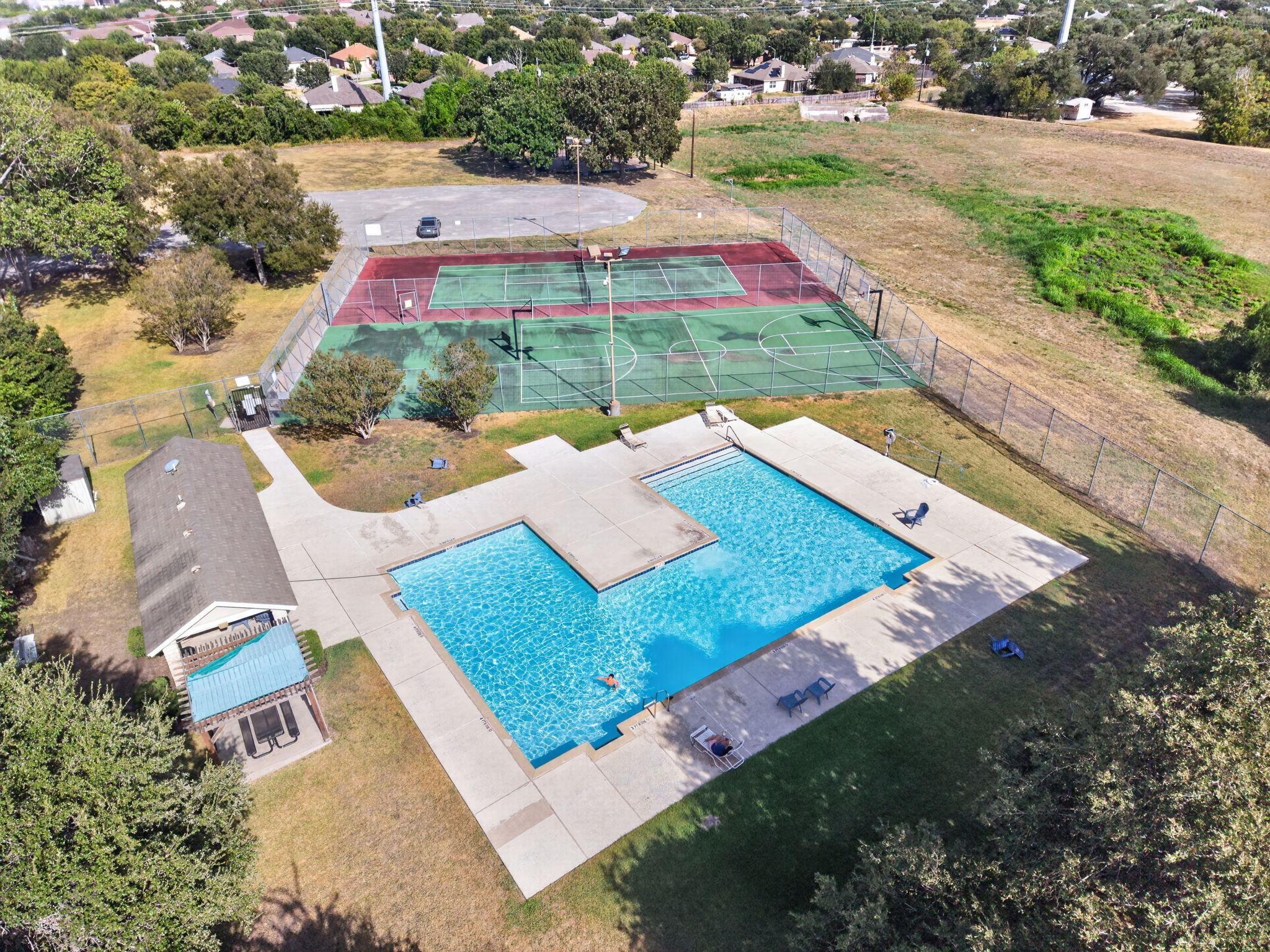 main property photo 37
