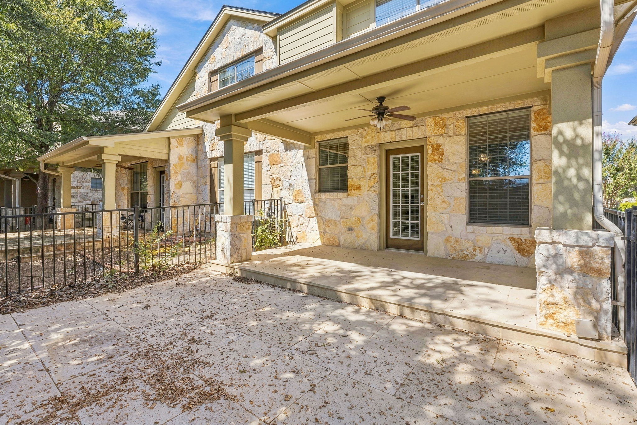main property photo 25