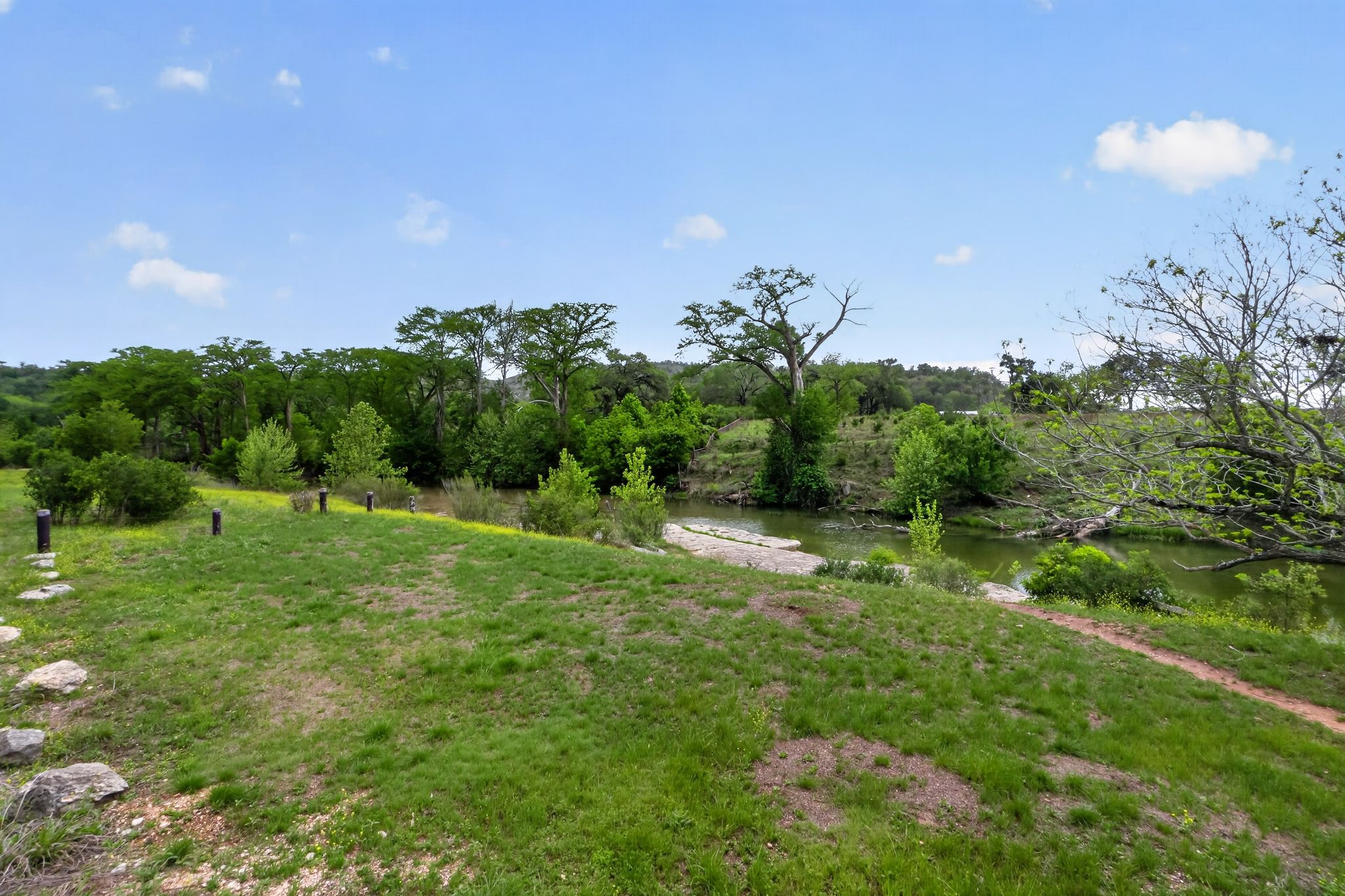 main property photo 39
