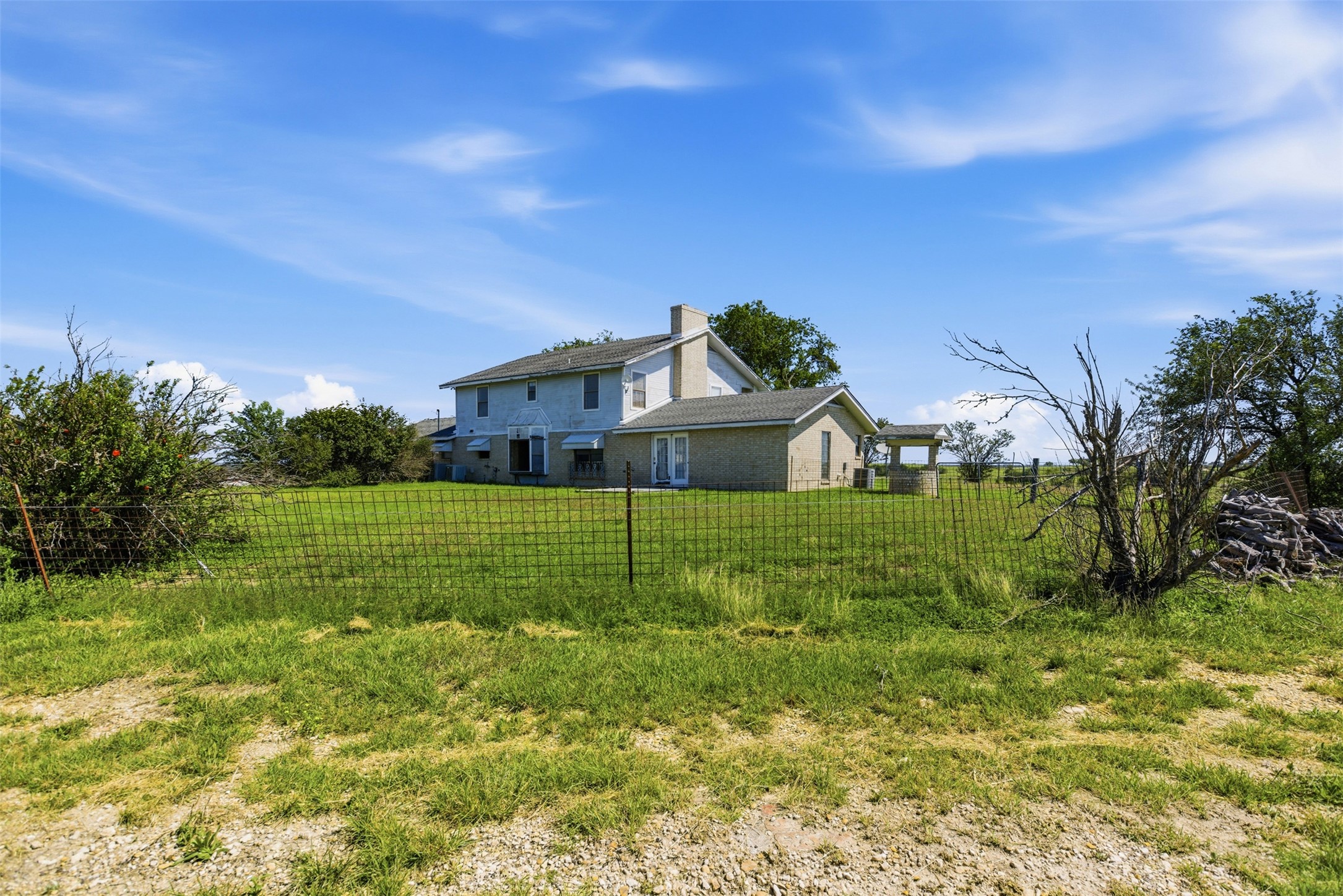 main property photo 10