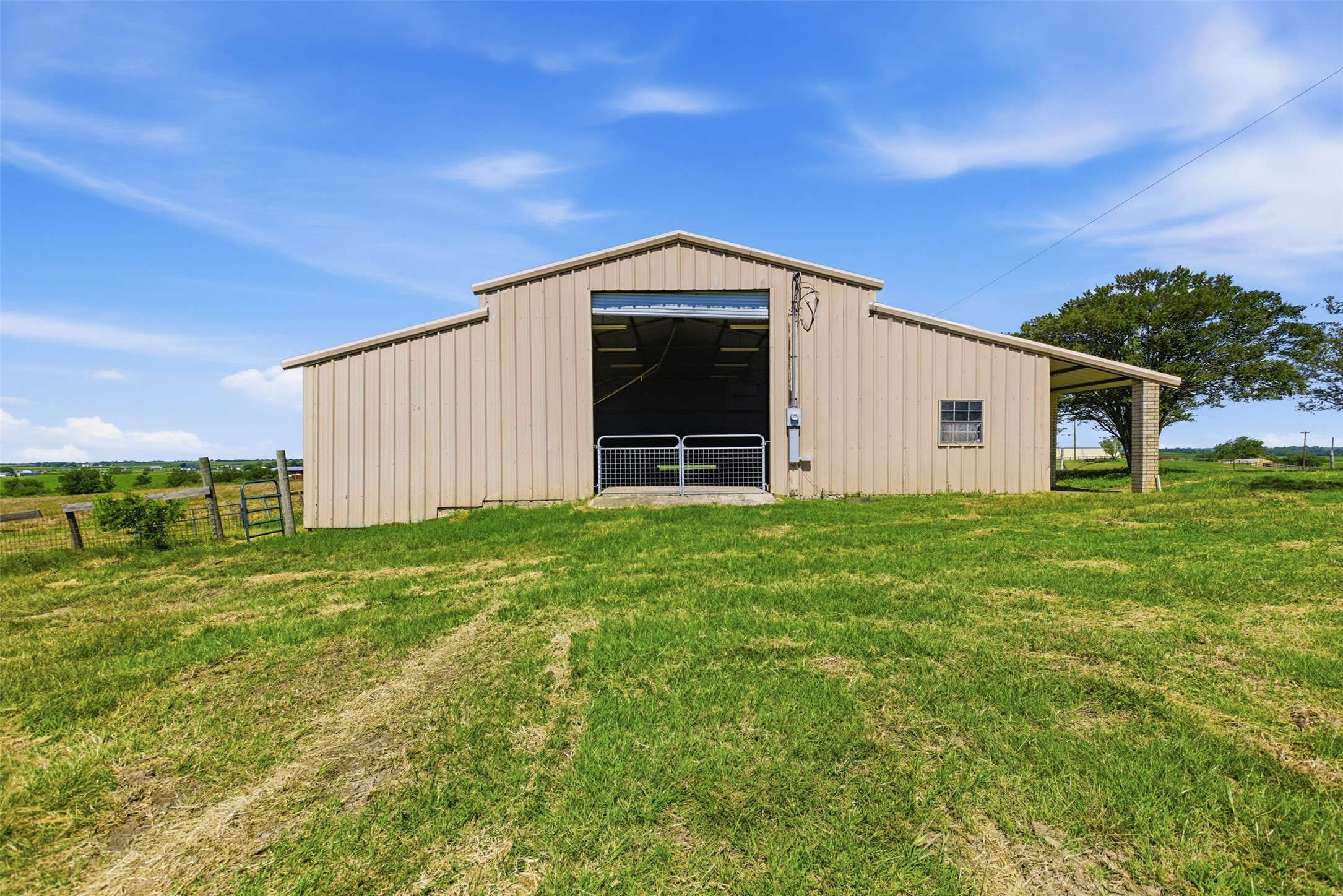 main property photo 12