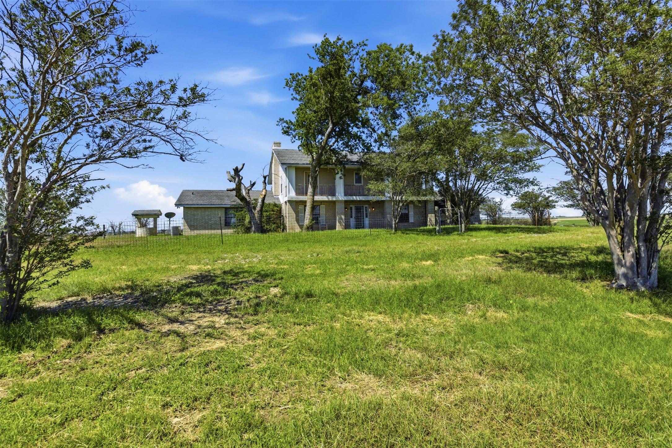 main property photo 6
