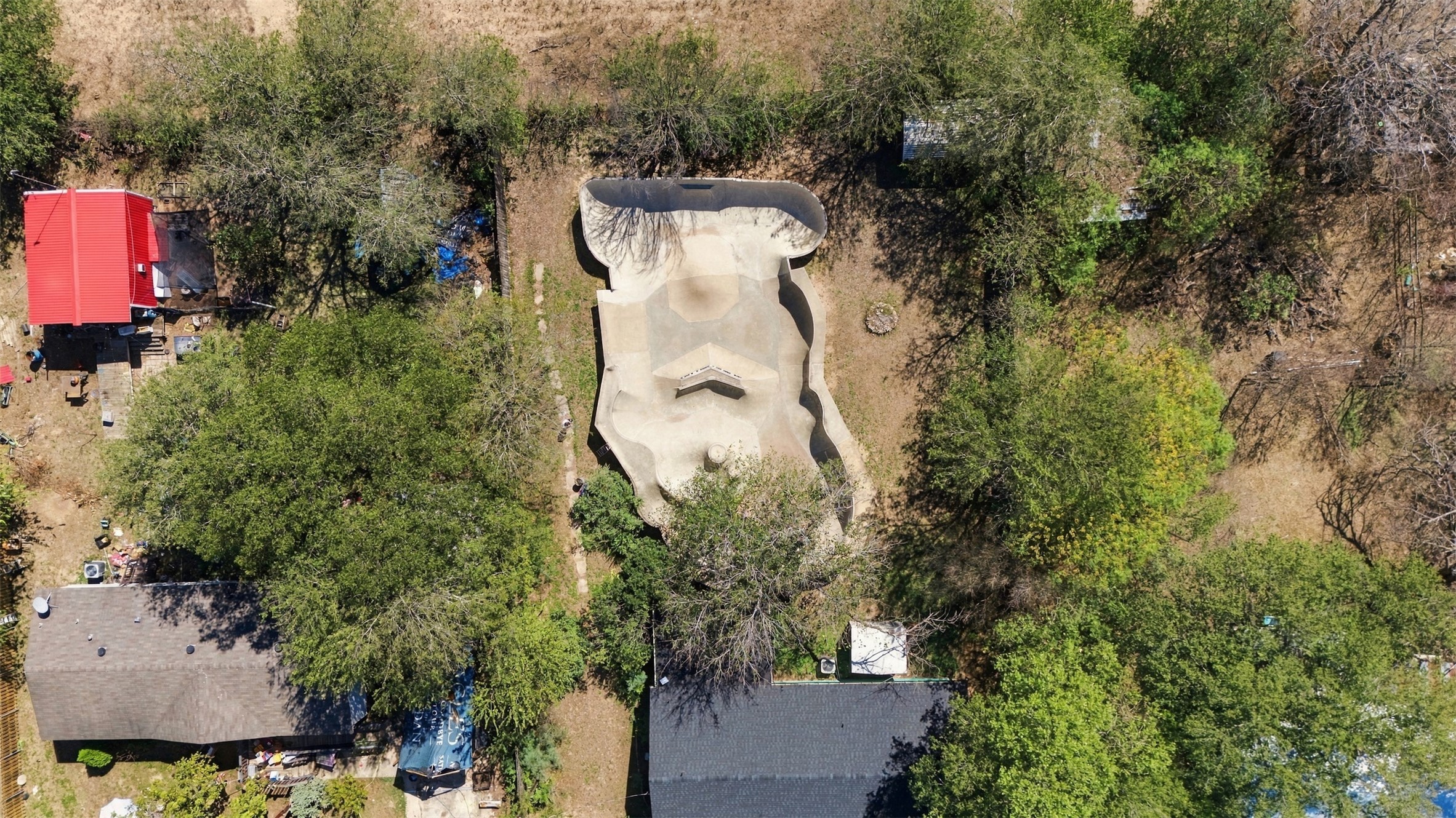 main property photo 23