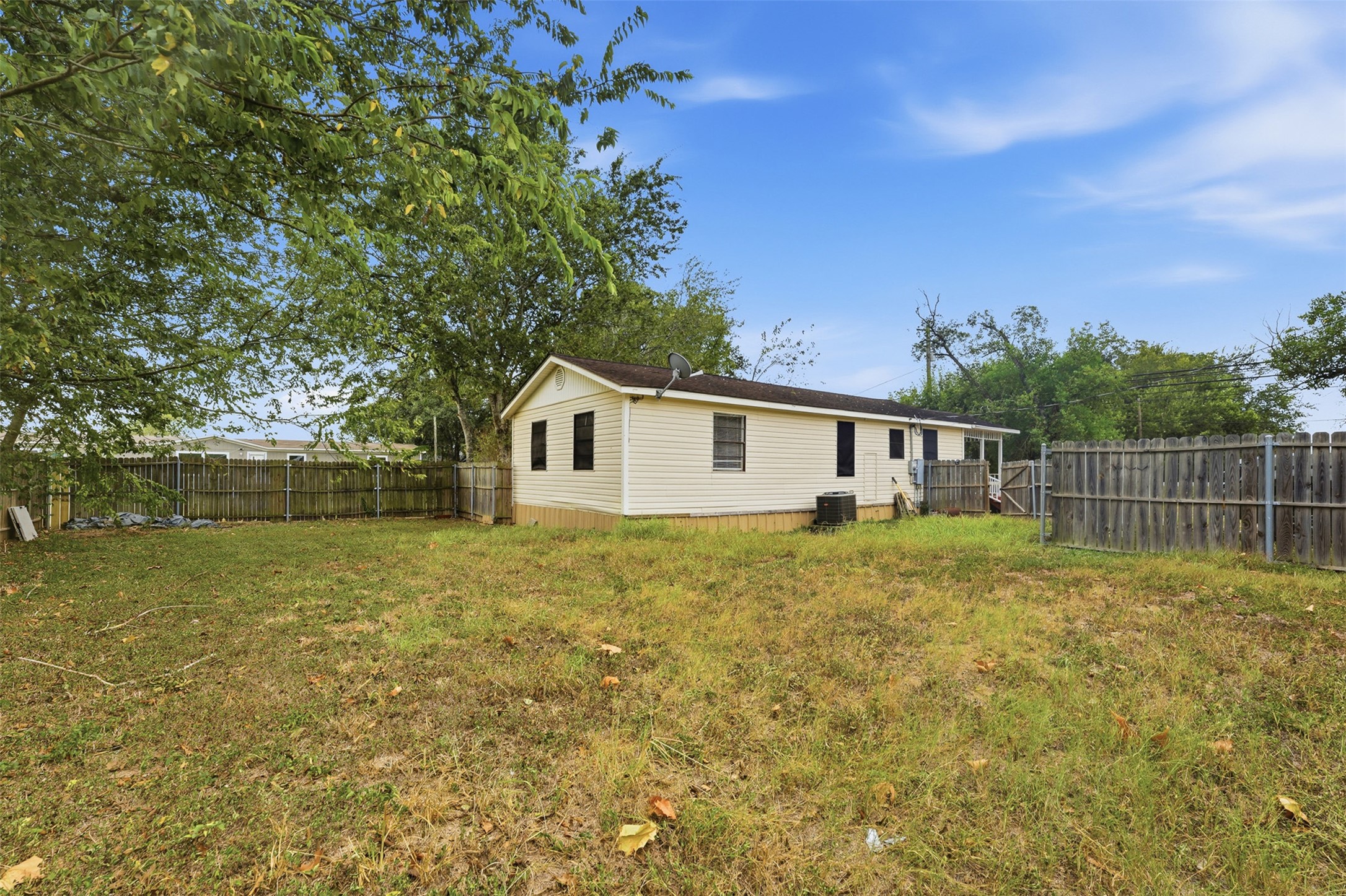 main property photo 23