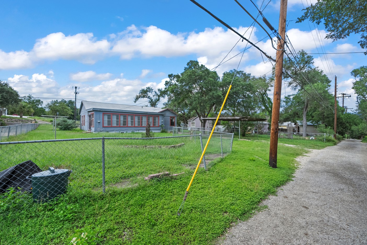 main property photo 17