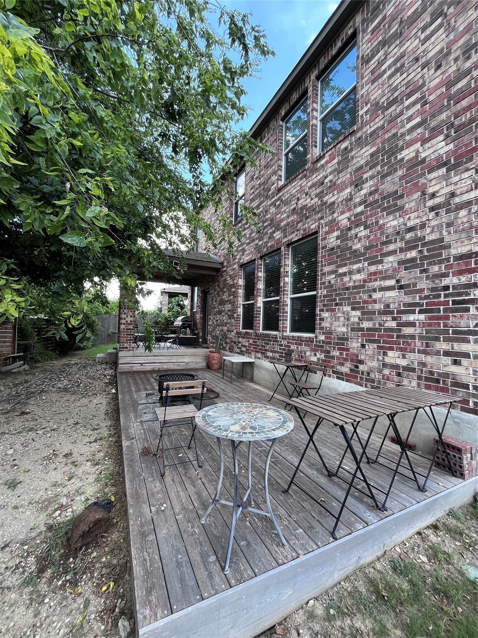 main property photo 25